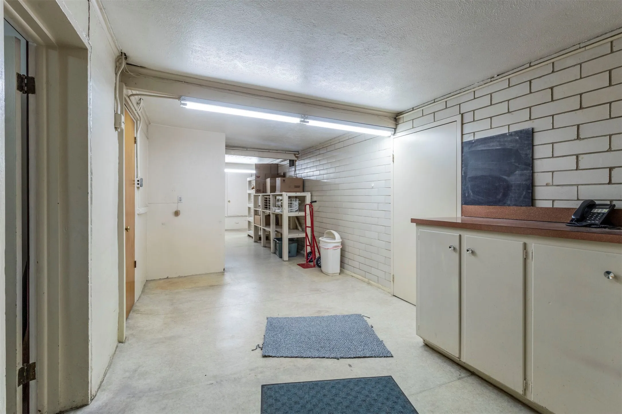 Business For Sale in Tarrant County , 1012 W Division Street, Arlington, Texas 76012, 0, 0, Garage spaces, 0 Sqft, built in 1977, Preowned, mls#21152892, Real Estate Agent in Arlington, Homes For Sale in Tarrant county, Homes For Sale in Arlington, Realtor in Arlington Texas, Real Estate Brokerage Independent Realty Texas, Luminita Cordes Realtor