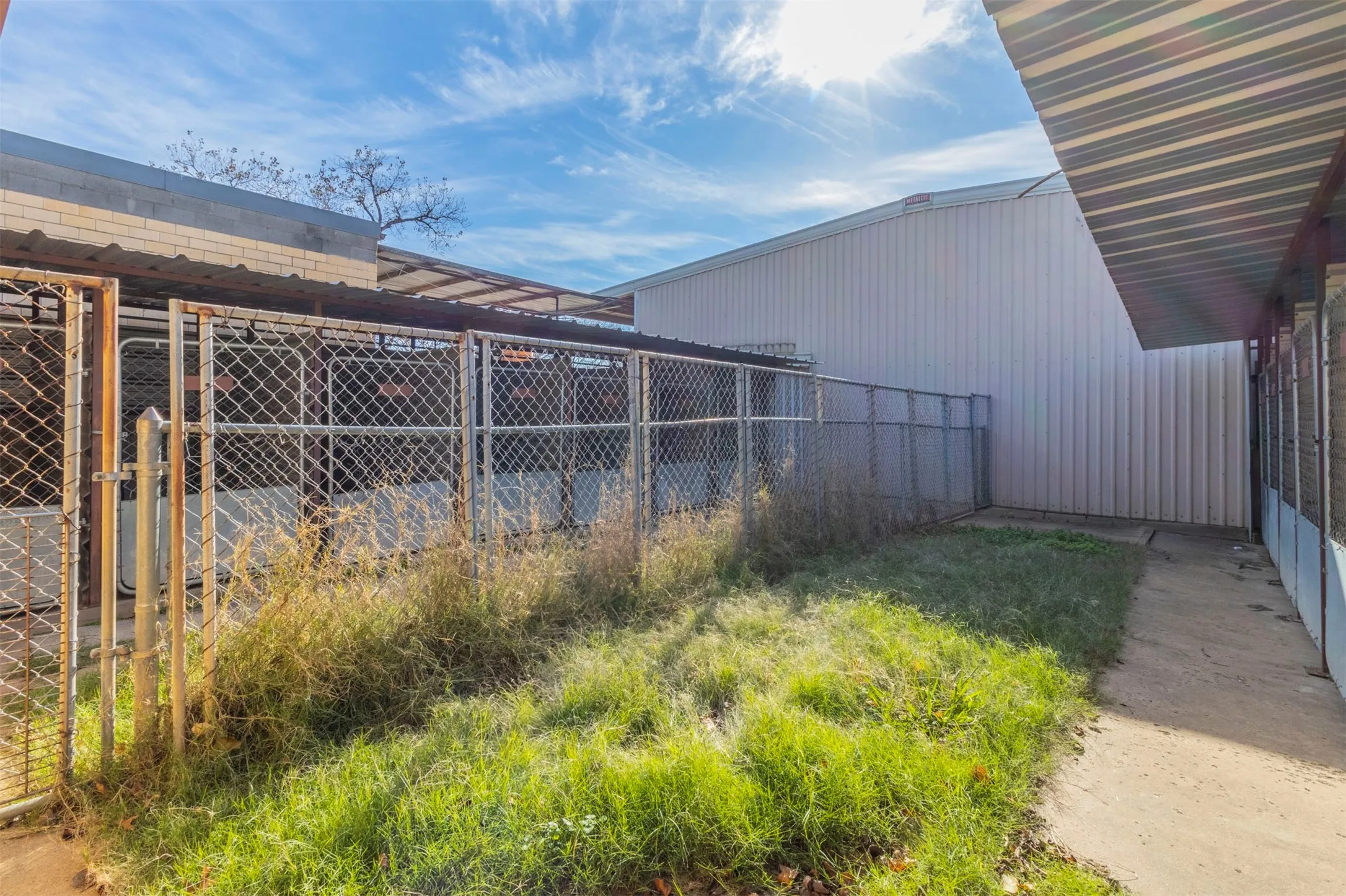 Business For Sale in Tarrant County , 1012 W Division Street, Arlington, Texas 76012, 0, 0, Garage spaces, 0 Sqft, built in 1977, Preowned, mls#21152892, Real Estate Agent in Arlington, Homes For Sale in Tarrant county, Homes For Sale in Arlington, Realtor in Arlington Texas, Real Estate Brokerage Independent Realty Texas, Luminita Cordes Realtor