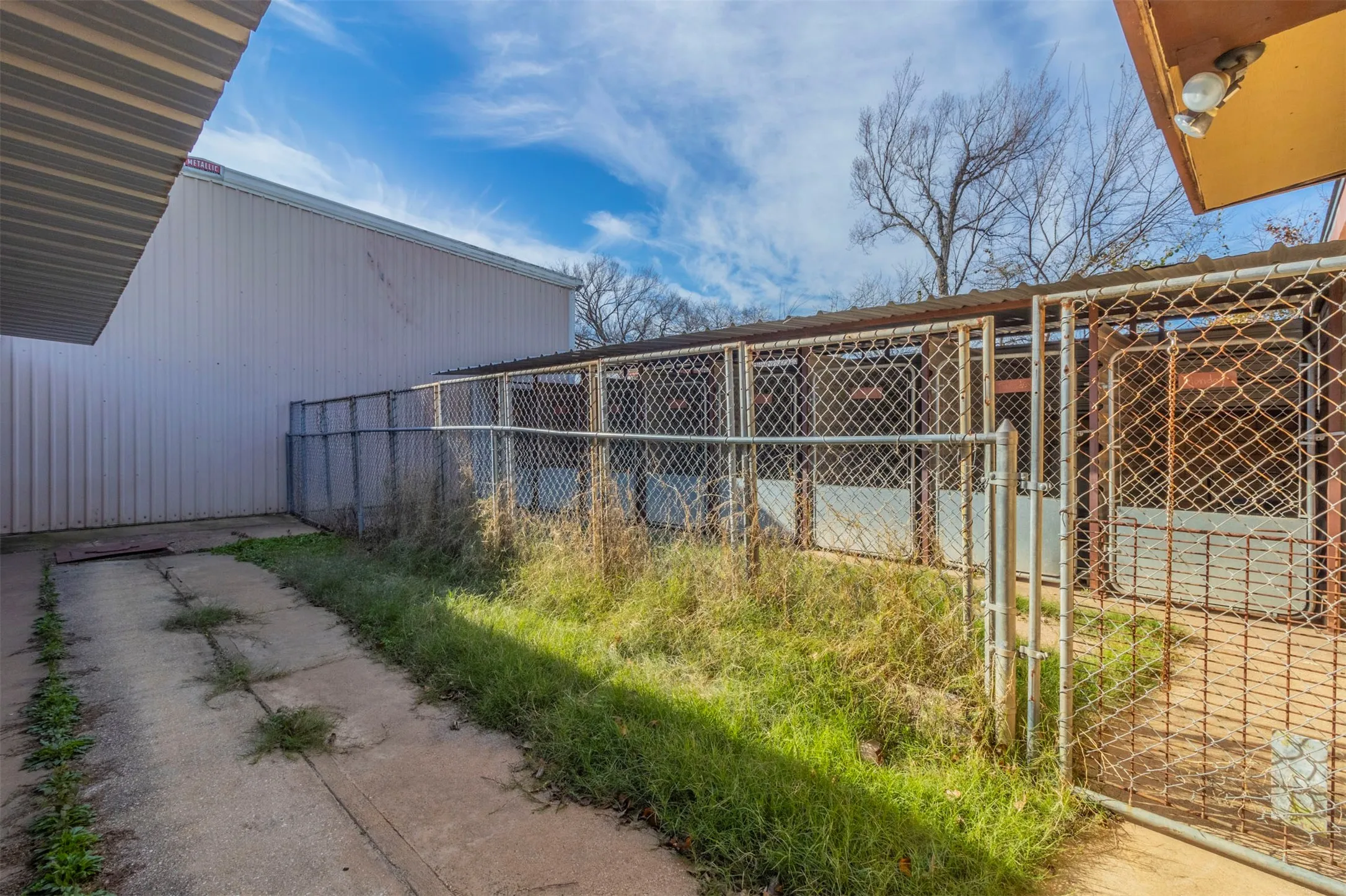 Business For Sale in Tarrant County , 1012 W Division Street, Arlington, Texas 76012, 0, 0, Garage spaces, 0 Sqft, built in 1977, Preowned, mls#21152892, Real Estate Agent in Arlington, Homes For Sale in Tarrant county, Homes For Sale in Arlington, Realtor in Arlington Texas, Real Estate Brokerage Independent Realty Texas, Luminita Cordes Realtor