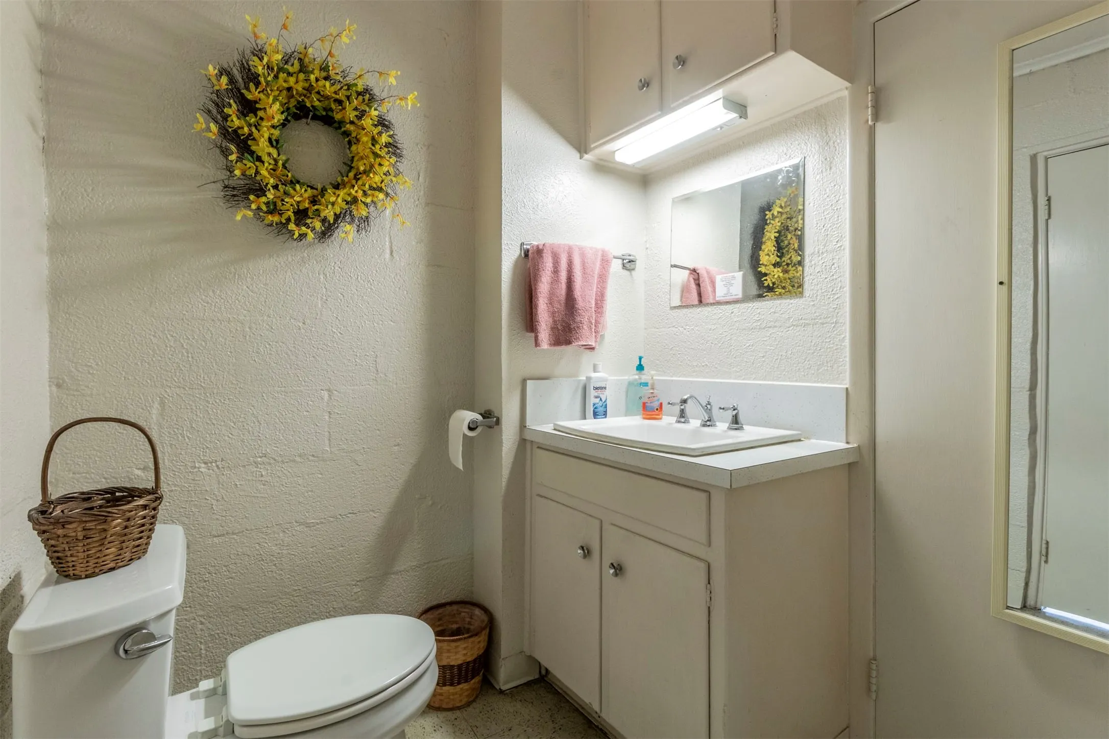 Business For Sale in Tarrant County , 1012 W Division Street, Arlington, Texas 76012, 0, 0, Garage spaces, 0 Sqft, built in 1977, Preowned, mls#21152892, Real Estate Agent in Arlington, Homes For Sale in Tarrant county, Homes For Sale in Arlington, Realtor in Arlington Texas, Real Estate Brokerage Independent Realty Texas, Luminita Cordes Realtor