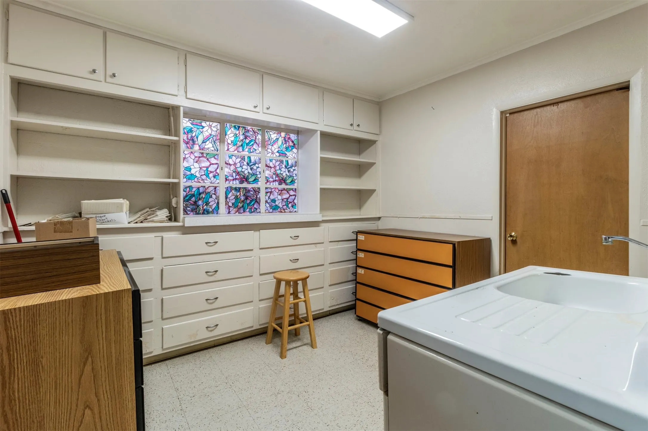 Business For Sale in Tarrant County , 1012 W Division Street, Arlington, Texas 76012, 0, 0, Garage spaces, 0 Sqft, built in 1977, Preowned, mls#21152892, Real Estate Agent in Arlington, Homes For Sale in Tarrant county, Homes For Sale in Arlington, Realtor in Arlington Texas, Real Estate Brokerage Independent Realty Texas, Luminita Cordes Realtor