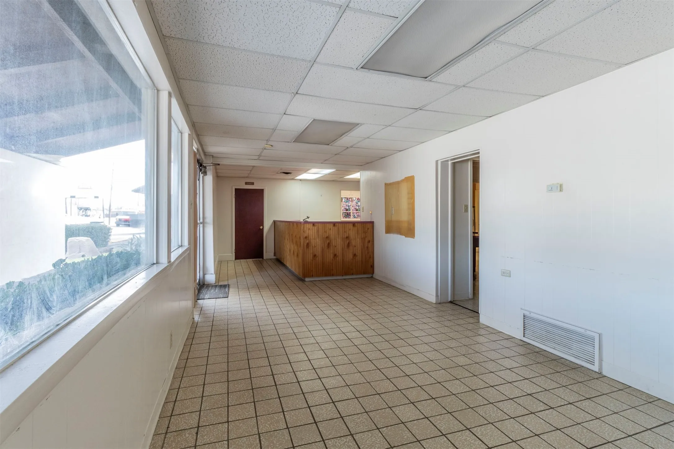 Business For Sale in Tarrant County , 1012 W Division Street, Arlington, Texas 76012, 0, 0, Garage spaces, 0 Sqft, built in 1977, Preowned, mls#21152892, Real Estate Agent in Arlington, Homes For Sale in Tarrant county, Homes For Sale in Arlington, Realtor in Arlington Texas, Real Estate Brokerage Independent Realty Texas, Luminita Cordes Realtor