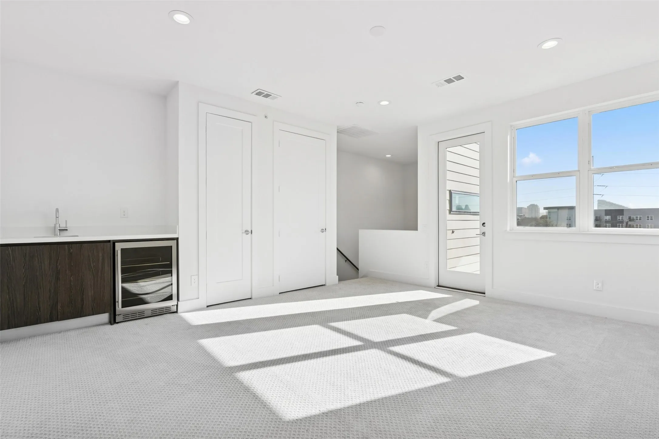 Townhouse For Sale in Dallas County , 3032 Chimes Street, Dallas, Texas 75219, 4 Bedroom, 5 Bathroom, 2 Garage spaces, 2,871 Sqft, built in 2022, New Construction - Complete, mls#21153165, Real Estate Agent in Dallas, Homes For Sale in Dallas county, Homes For Sale in Dallas, Realtor in Dallas Texas, Real Estate Brokerage Independent Realty Texas, Luminita Cordes Realtor