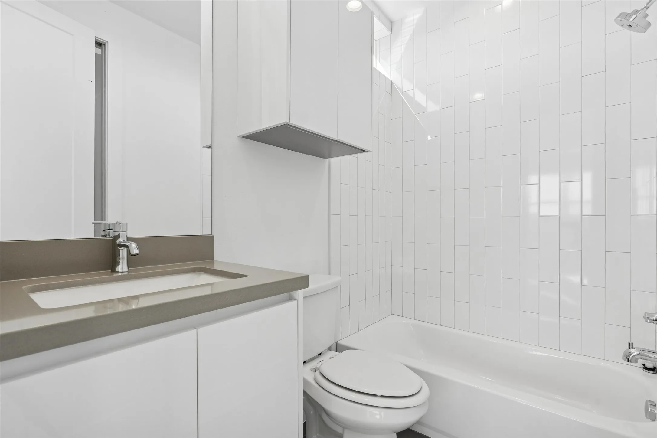 Townhouse For Sale in Dallas County , 3032 Chimes Street, Dallas, Texas 75219, 4 Bedroom, 5 Bathroom, 2 Garage spaces, 2,871 Sqft, built in 2022, New Construction - Complete, mls#21153165, Real Estate Agent in Dallas, Homes For Sale in Dallas county, Homes For Sale in Dallas, Realtor in Dallas Texas, Real Estate Brokerage Independent Realty Texas, Luminita Cordes Realtor