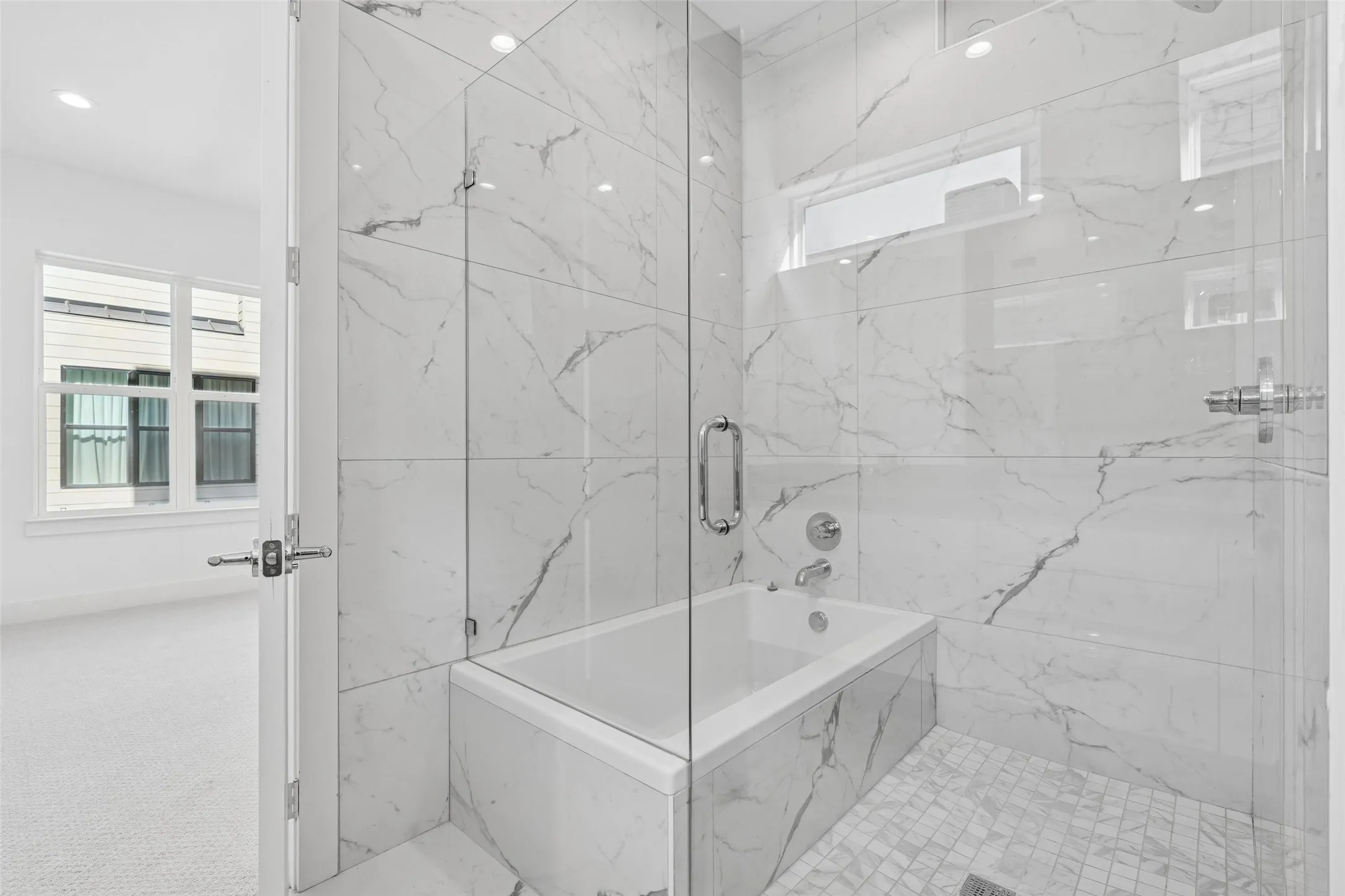 Townhouse For Sale in Dallas County , 3032 Chimes Street, Dallas, Texas 75219, 4 Bedroom, 5 Bathroom, 2 Garage spaces, 2,871 Sqft, built in 2022, New Construction - Complete, mls#21153165, Real Estate Agent in Dallas, Homes For Sale in Dallas county, Homes For Sale in Dallas, Realtor in Dallas Texas, Real Estate Brokerage Independent Realty Texas, Luminita Cordes Realtor