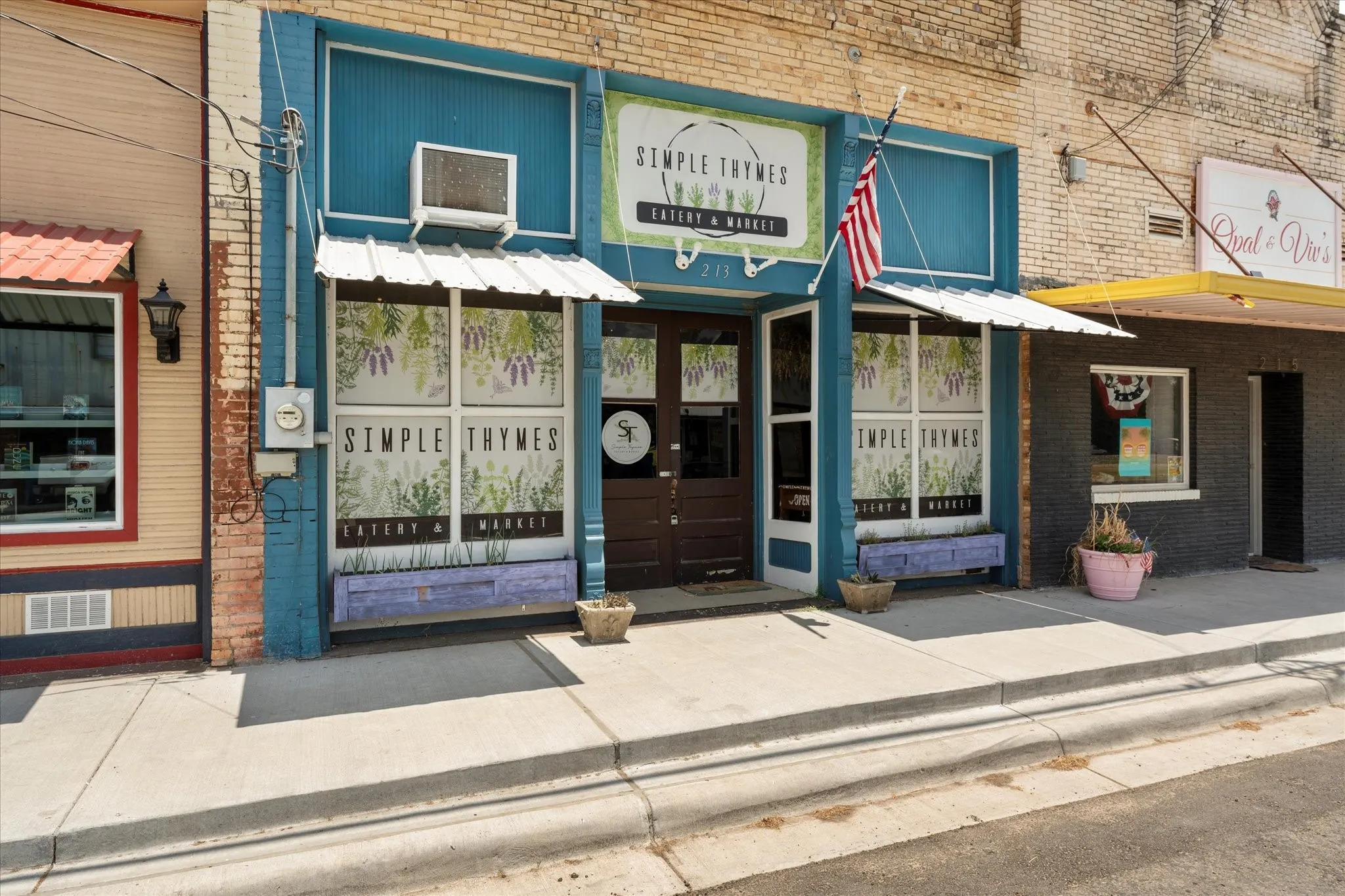 Retail For Sale in Henderson County , 213 S Terry Street, Malakoff, Texas 75148, 0, 0, Garage spaces, 0 Sqft, built in 1950, Preowned, Price $269,000, mls#21153197, Real Estate Agent in Malakoff, Homes For Sale in Henderson county, Homes For Sale in Malakoff, Realtor in Malakoff Texas, Real Estate Brokerage Independent Realty Texas, Luminita Cordes Realtor