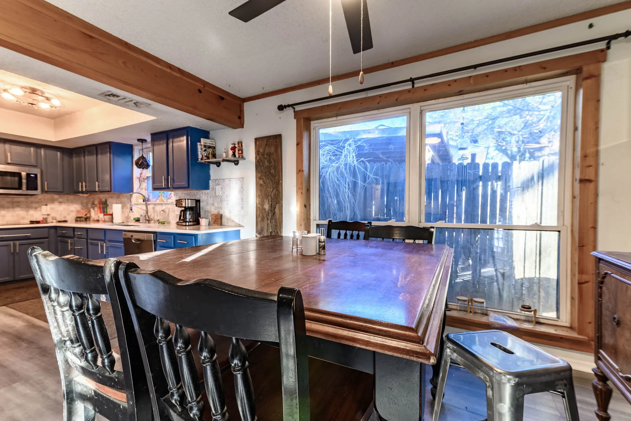 Single Family Residence For Sale in Tarrant County , 2108 Warwick Drive, Arlington, Texas 76015, 3 Bedroom, 2 Bathroom, 1 Garage spaces, 1,592 Sqft, built in 1973, Preowned, mls#21140916, Real Estate Agent in Arlington, Homes For Sale in Tarrant county, Homes For Sale in Arlington, Realtor in Arlington Texas, Real Estate Brokerage Independent Realty Texas, Luminita Cordes Realtor