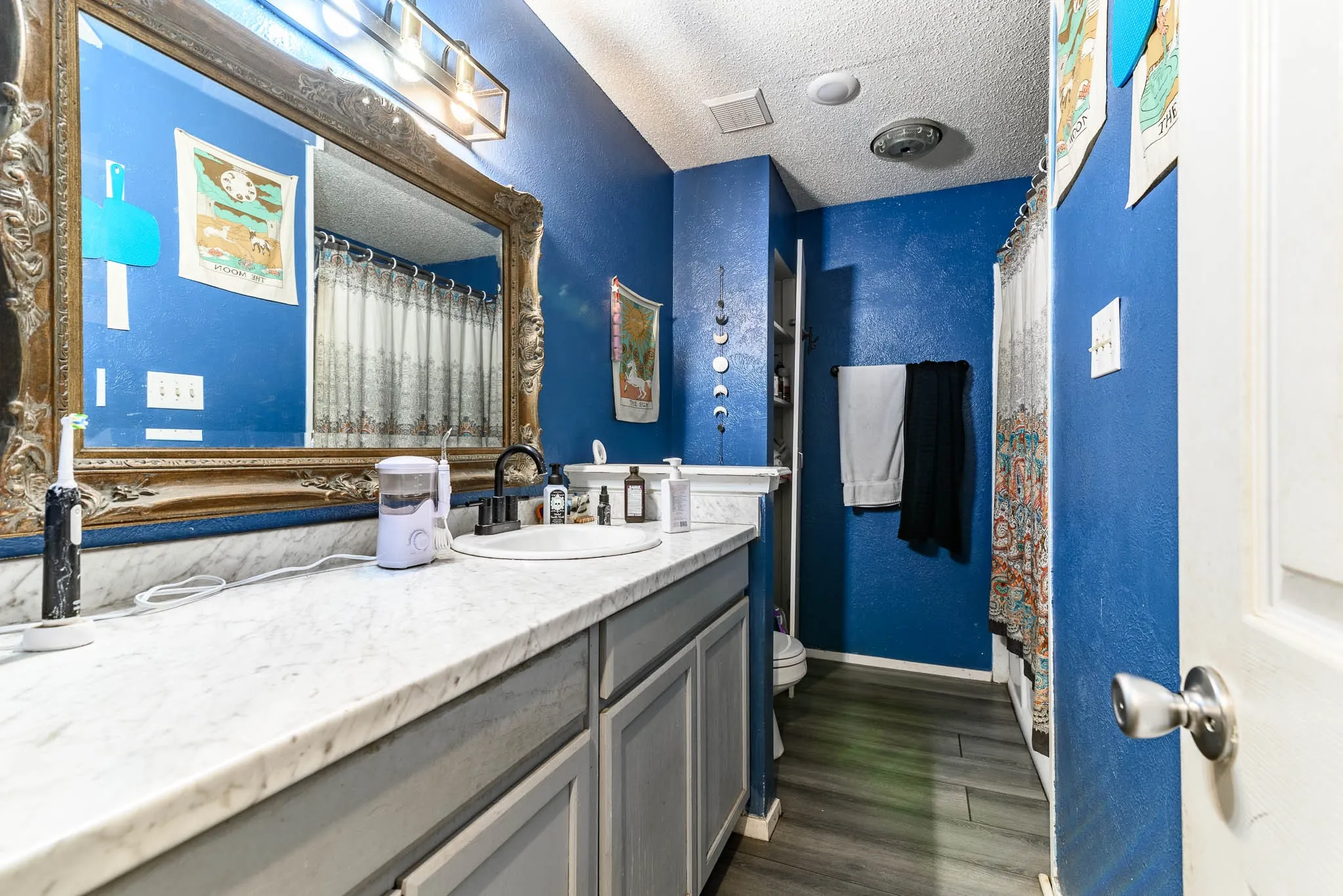 Single Family Residence For Sale in Tarrant County , 2108 Warwick Drive, Arlington, Texas 76015, 3 Bedroom, 2 Bathroom, 1 Garage spaces, 1,592 Sqft, built in 1973, Preowned, mls#21140916, Real Estate Agent in Arlington, Homes For Sale in Tarrant county, Homes For Sale in Arlington, Realtor in Arlington Texas, Real Estate Brokerage Independent Realty Texas, Luminita Cordes Realtor