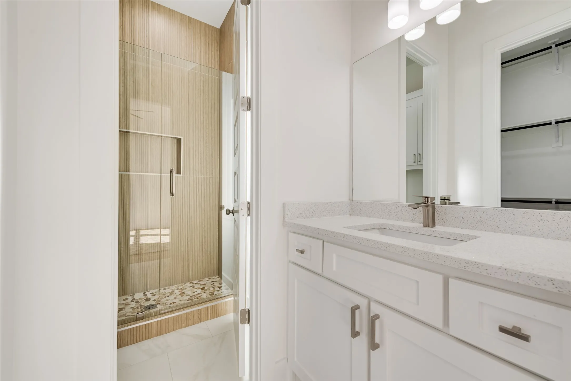 Single Family Residence For Sale in Dallas County , 539 W Laureland Road, Dallas, Texas 75232, 4 Bedroom, 4 Bathroom, 2 Garage spaces, 2,714 Sqft, built in 2026, New Construction - Complete, mls#21152615, Real Estate Agent in Dallas, Homes For Sale in Dallas county, Homes For Sale in Dallas, Realtor in Dallas Texas, Real Estate Brokerage Independent Realty Texas, Luminita Cordes Realtor