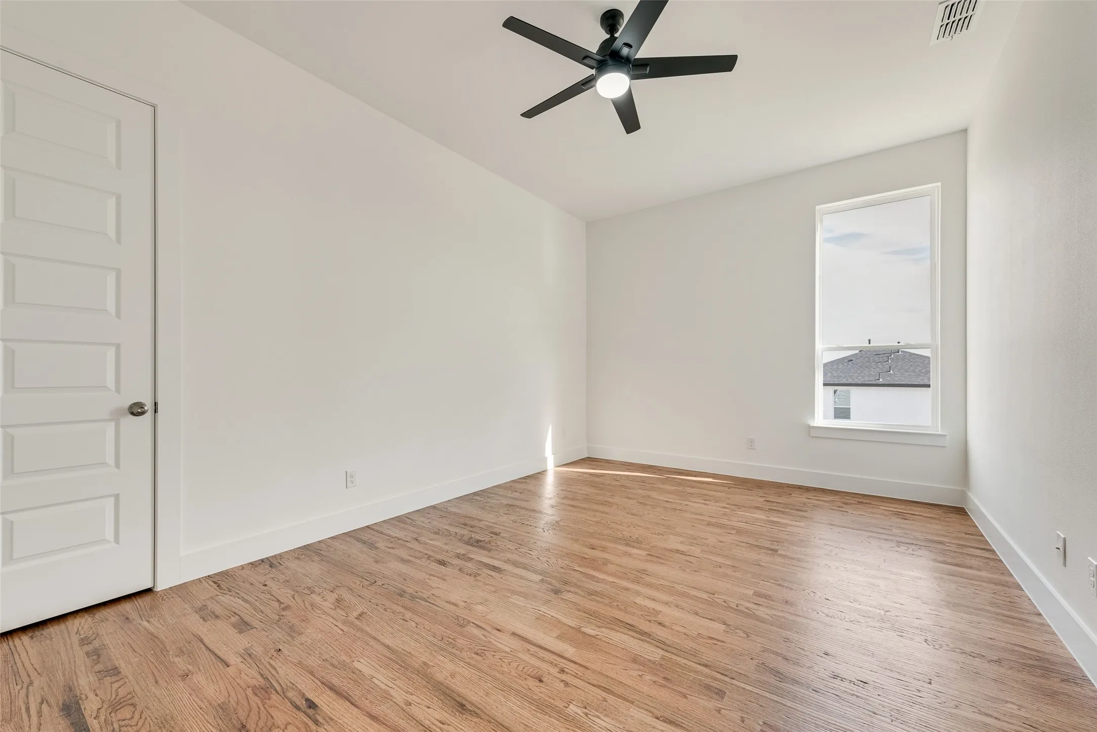 Single Family Residence For Sale in Dallas County , 539 W Laureland Road, Dallas, Texas 75232, 4 Bedroom, 4 Bathroom, 2 Garage spaces, 2,714 Sqft, built in 2026, New Construction - Complete, mls#21152615, Real Estate Agent in Dallas, Homes For Sale in Dallas county, Homes For Sale in Dallas, Realtor in Dallas Texas, Real Estate Brokerage Independent Realty Texas, Luminita Cordes Realtor