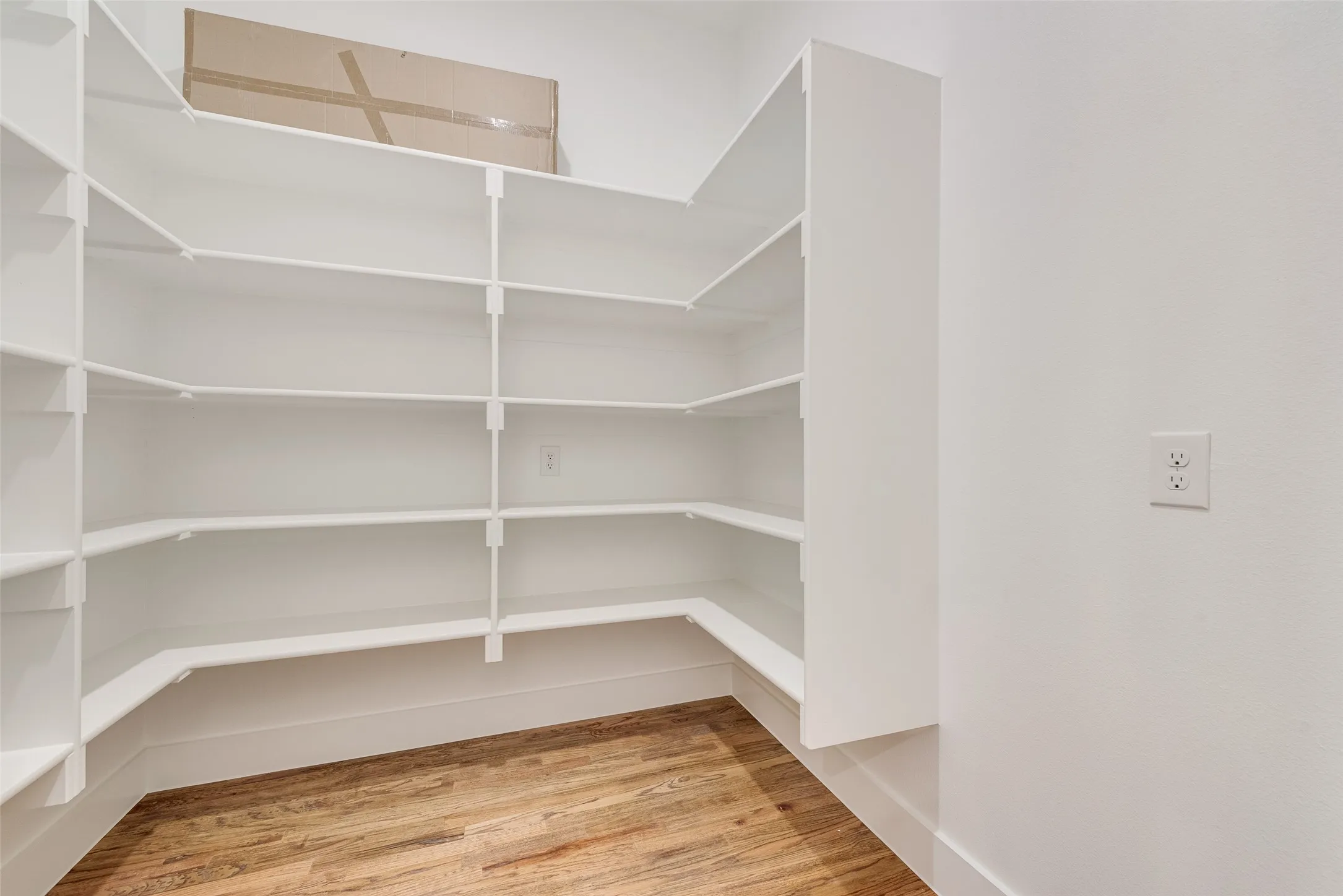 Single Family Residence For Sale in Dallas County , 539 W Laureland Road, Dallas, Texas 75232, 4 Bedroom, 4 Bathroom, 2 Garage spaces, 2,714 Sqft, built in 2026, New Construction - Complete, mls#21152615, Real Estate Agent in Dallas, Homes For Sale in Dallas county, Homes For Sale in Dallas, Realtor in Dallas Texas, Real Estate Brokerage Independent Realty Texas, Luminita Cordes Realtor