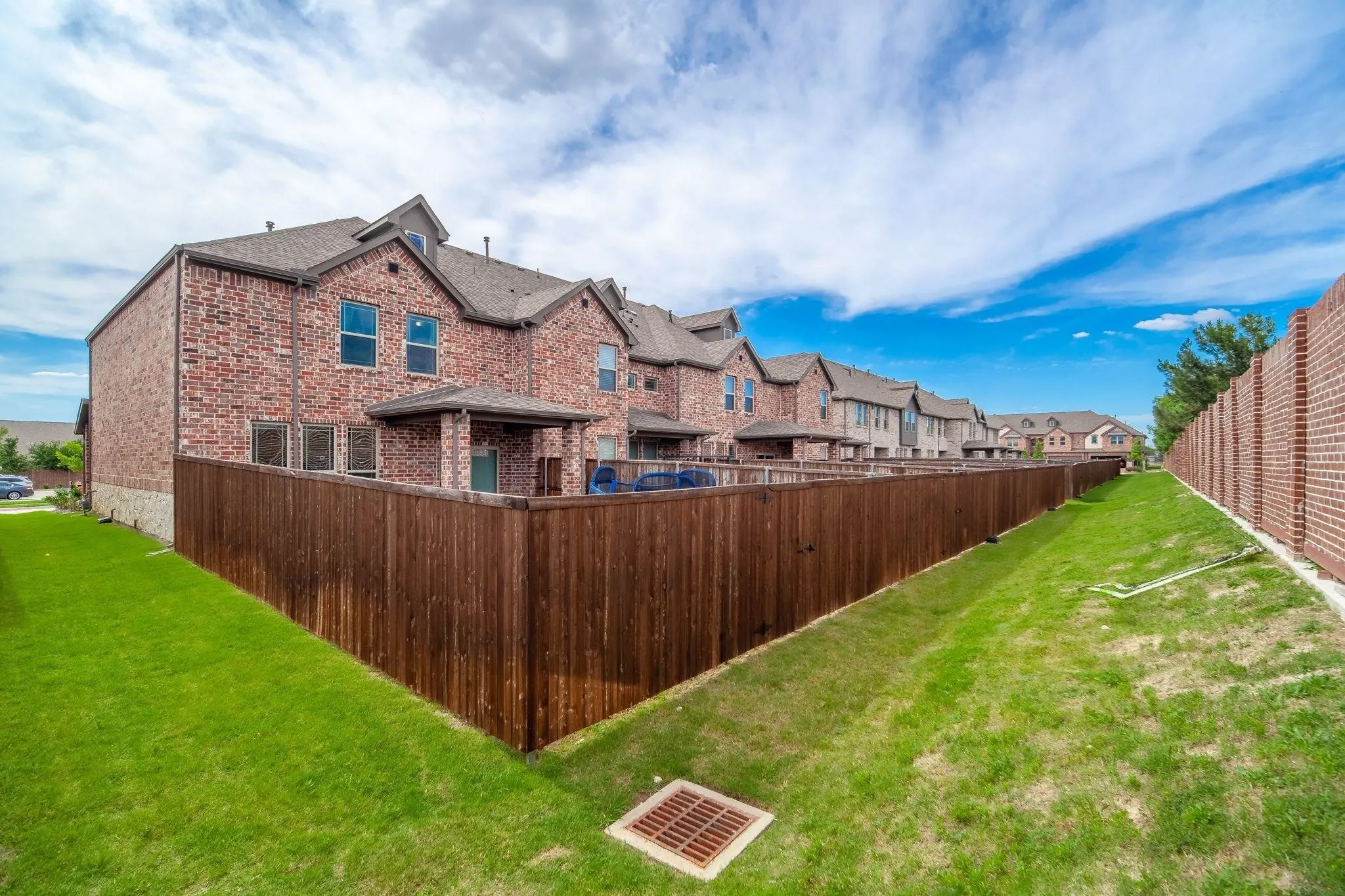 Townhouse For Sale in Collin County , 1224 Wiltshire Drive, Allen, Texas 75013, 3 Bedroom, 3 Bathroom, 2 Garage spaces, 2,262 Sqft, built in 2017, Preowned, mls#21153381, Real Estate Agent in Allen, Homes For Sale in Collin county, Homes For Sale in Allen, Realtor in Allen Texas, Real Estate Brokerage Independent Realty Texas, Luminita Cordes Realtor