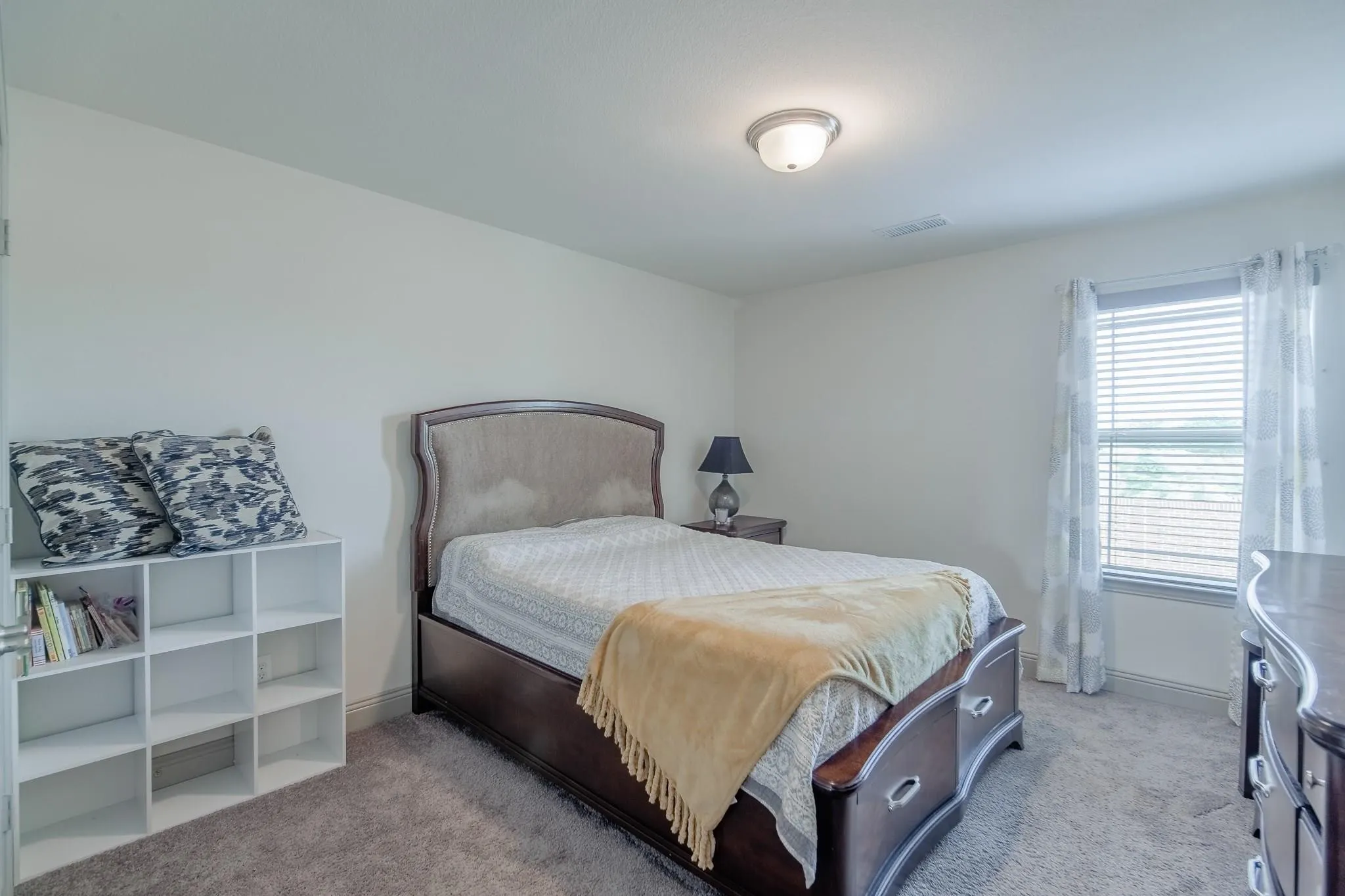 Townhouse For Sale in Collin County , 1224 Wiltshire Drive, Allen, Texas 75013, 3 Bedroom, 3 Bathroom, 2 Garage spaces, 2,262 Sqft, built in 2017, Preowned, mls#21153381, Real Estate Agent in Allen, Homes For Sale in Collin county, Homes For Sale in Allen, Realtor in Allen Texas, Real Estate Brokerage Independent Realty Texas, Luminita Cordes Realtor