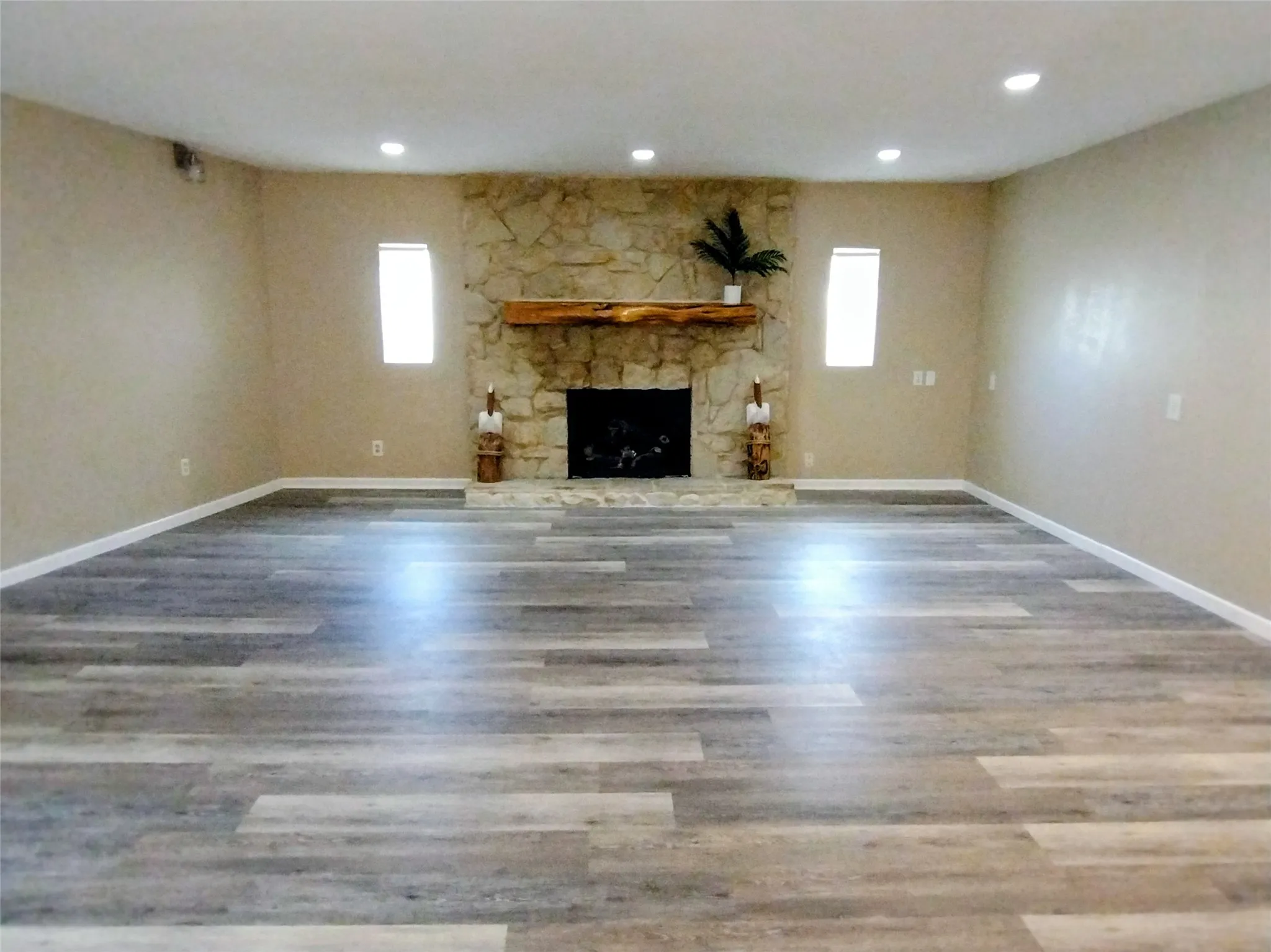 Spacious living area with gas fireplace