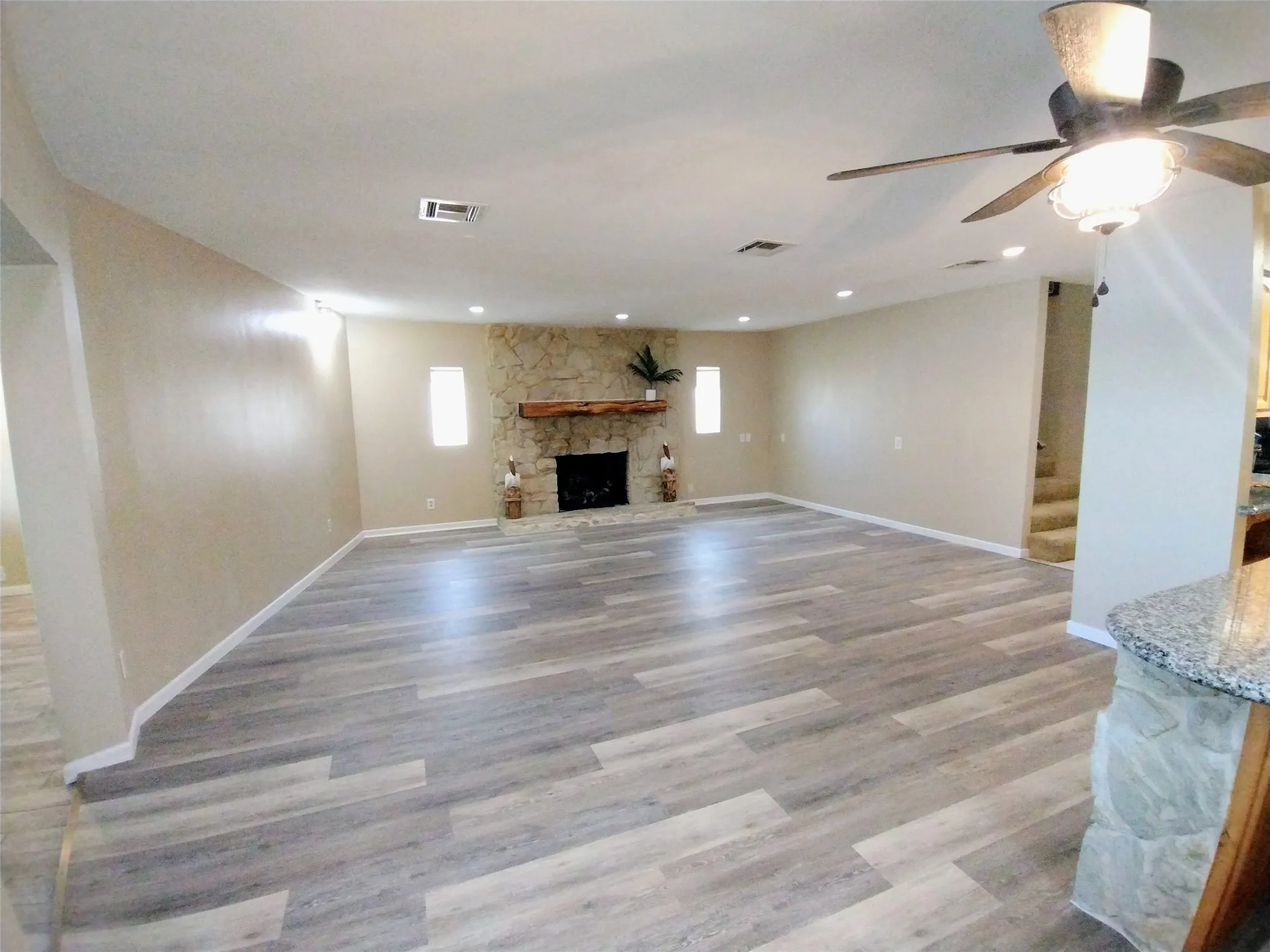 Single Family Residence For Sale in Henderson County , 201 N Oak Acres Drive N, Malakoff, Texas 75148, 3 Bedroom, 4 Bathroom, Garage spaces, 1,996 Sqft, built in 1979, Price $675,000, mls#21152330, Real Estate Agent in Malakoff, Homes For Sale in Henderson county, Homes For Sale in Malakoff, Realtor in Malakoff Texas, Real Estate Brokerage Independent Realty Texas, Luminita Cordes Realtor
