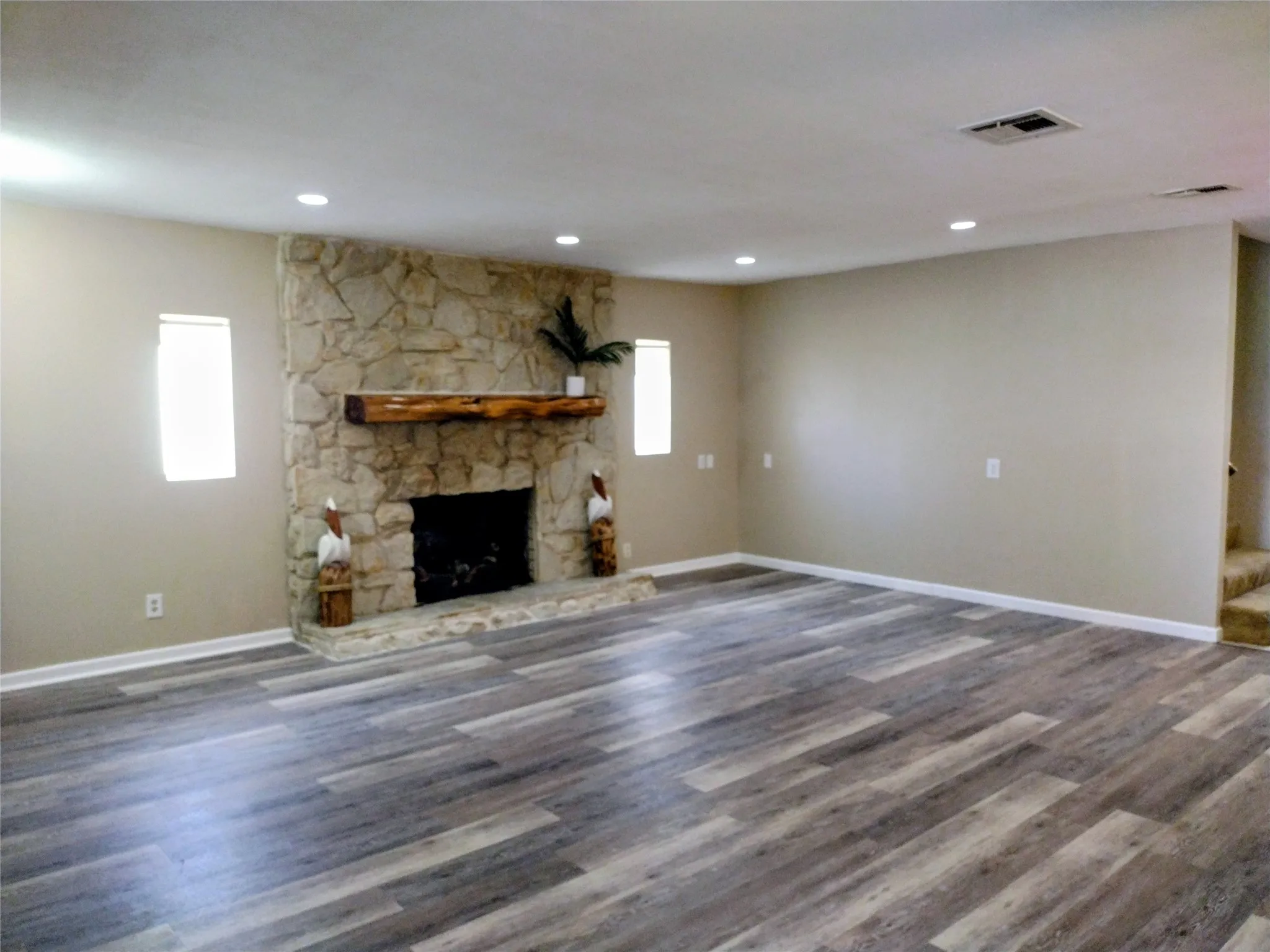 Single Family Residence For Sale in Henderson County , 201 N Oak Acres Drive N, Malakoff, Texas 75148, 3 Bedroom, 4 Bathroom, Garage spaces, 1,996 Sqft, built in 1979, Price $675,000, mls#21152330, Real Estate Agent in Malakoff, Homes For Sale in Henderson county, Homes For Sale in Malakoff, Realtor in Malakoff Texas, Real Estate Brokerage Independent Realty Texas, Luminita Cordes Realtor