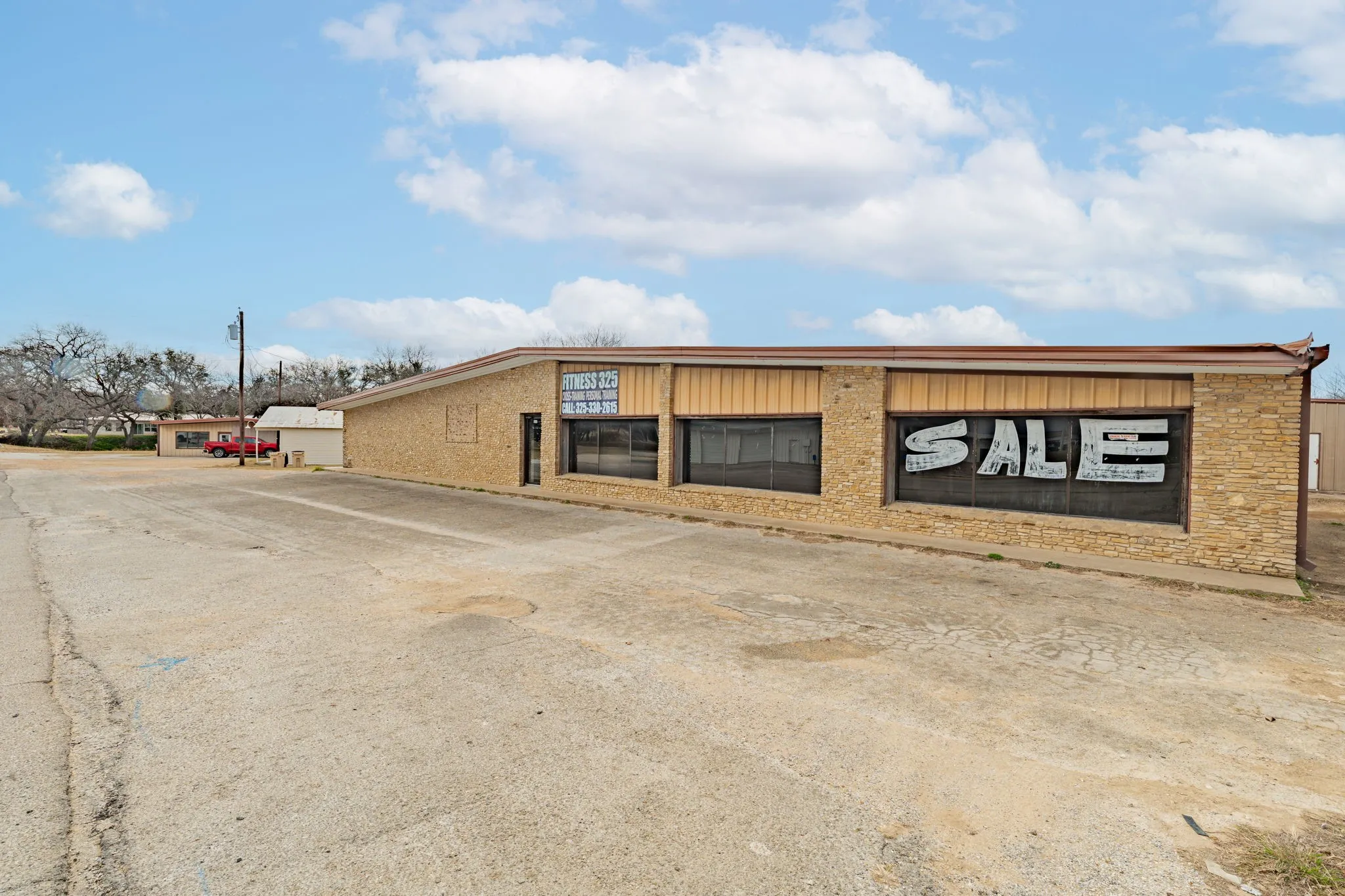 Warehouse For Sale in Comanche County , 103 Indian Creek Drive, Comanche, Texas 76442, 0, 0, Garage spaces, 0 Sqft, built in 1984, Preowned, mls#21153694, Real Estate Agent in Comanche, Homes For Sale in Comanche county, Homes For Sale in Comanche, Realtor in Comanche Texas, Real Estate Brokerage Independent Realty Texas, Luminita Cordes Realtor