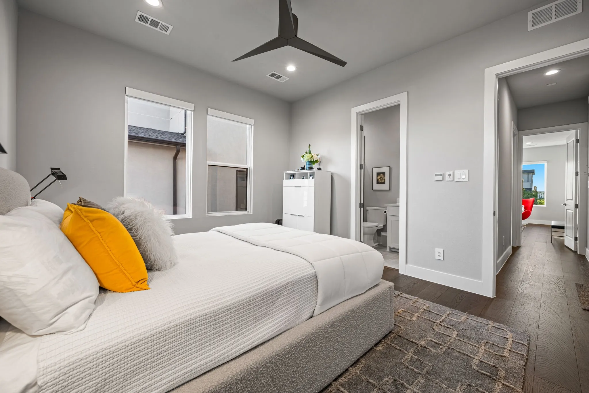 Single Family Residence For Sale in Dallas County , 4138 Entrada Way, Dallas, Texas 75219, 3 Bedroom, 4 Bathroom, 2 Garage spaces, 3,418 Sqft, built in 2022, mls#21153812, Real Estate Agent in Dallas, Homes For Sale in Dallas county, Homes For Sale in Dallas, Realtor in Dallas Texas, Real Estate Brokerage Independent Realty Texas, Luminita Cordes Realtor