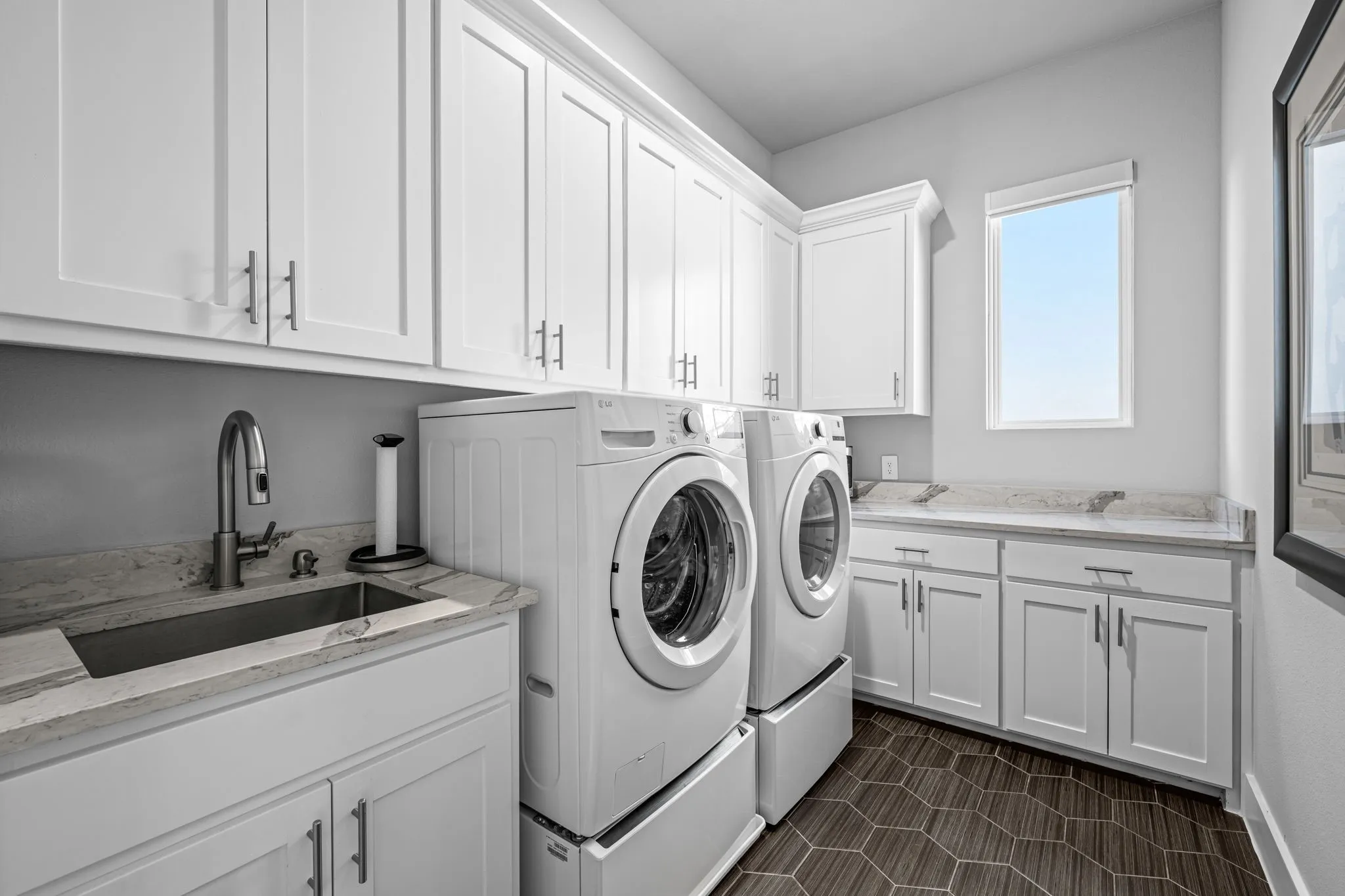 Single Family Residence For Sale in Dallas County , 4138 Entrada Way, Dallas, Texas 75219, 3 Bedroom, 4 Bathroom, 2 Garage spaces, 3,418 Sqft, built in 2022, mls#21153812, Real Estate Agent in Dallas, Homes For Sale in Dallas county, Homes For Sale in Dallas, Realtor in Dallas Texas, Real Estate Brokerage Independent Realty Texas, Luminita Cordes Realtor