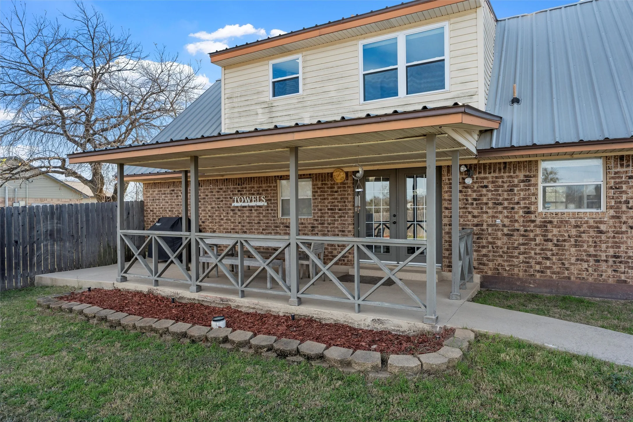 Single Family Residence For Sale in Mc Lennan County , 398 Bluebonnett Lane, Lorena, Texas 76655, 4 Bedroom, 2 Bathroom, 1 Garage spaces, 2,340 Sqft, built in 1981, mls#21153850, Real Estate Agent in Lorena, Homes For Sale in Mc Lennan county, Homes For Sale in Lorena, Realtor in Lorena Texas, Real Estate Brokerage Independent Realty Texas, Luminita Cordes Realtor