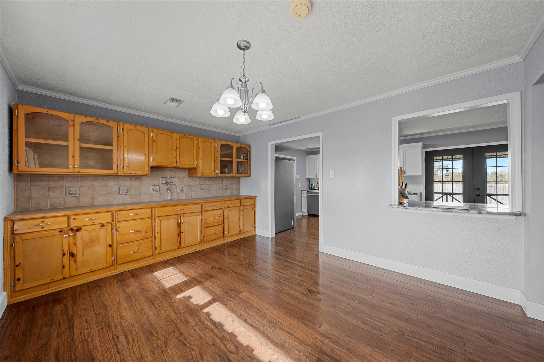 Single Family Residence For Sale in Mc Lennan County , 398 Bluebonnett Lane, Lorena, Texas 76655, 4 Bedroom, 2 Bathroom, 1 Garage spaces, 2,340 Sqft, built in 1981, mls#21153850, Real Estate Agent in Lorena, Homes For Sale in Mc Lennan county, Homes For Sale in Lorena, Realtor in Lorena Texas, Real Estate Brokerage Independent Realty Texas, Luminita Cordes Realtor