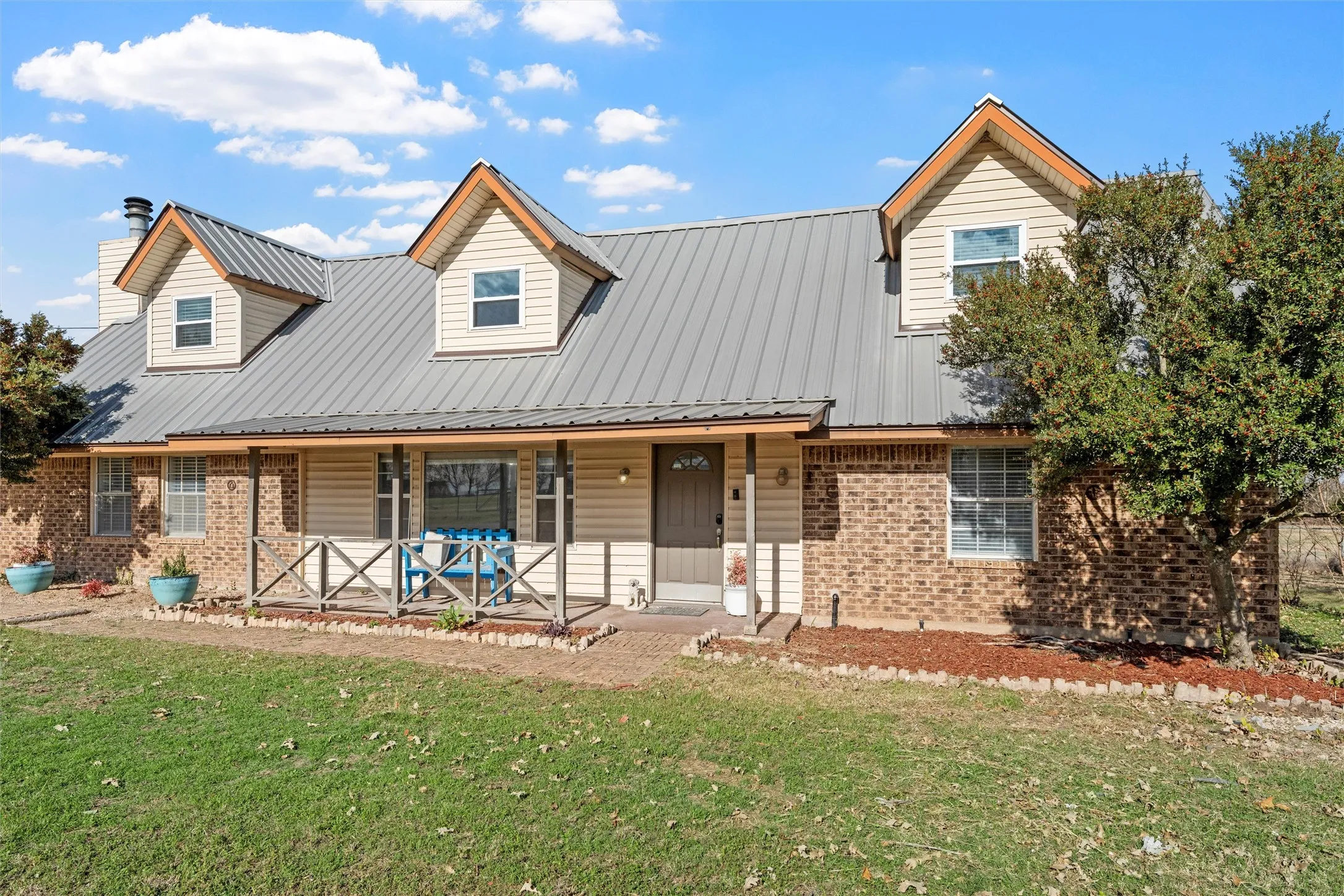 Single Family Residence For Sale in Mc Lennan County , 398 Bluebonnett Lane, Lorena, Texas 76655, 4 Bedroom, 2 Bathroom, 1 Garage spaces, 2,340 Sqft, built in 1981, mls#21153850, Real Estate Agent in Lorena, Homes For Sale in Mc Lennan county, Homes For Sale in Lorena, Realtor in Lorena Texas, Real Estate Brokerage Independent Realty Texas, Luminita Cordes Realtor