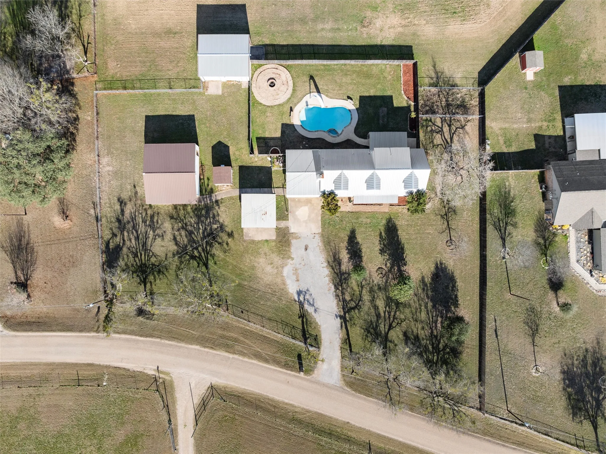 Single Family Residence For Sale in Mc Lennan County , 398 Bluebonnett Lane, Lorena, Texas 76655, 4 Bedroom, 2 Bathroom, 1 Garage spaces, 2,340 Sqft, built in 1981, mls#21153850, Real Estate Agent in Lorena, Homes For Sale in Mc Lennan county, Homes For Sale in Lorena, Realtor in Lorena Texas, Real Estate Brokerage Independent Realty Texas, Luminita Cordes Realtor