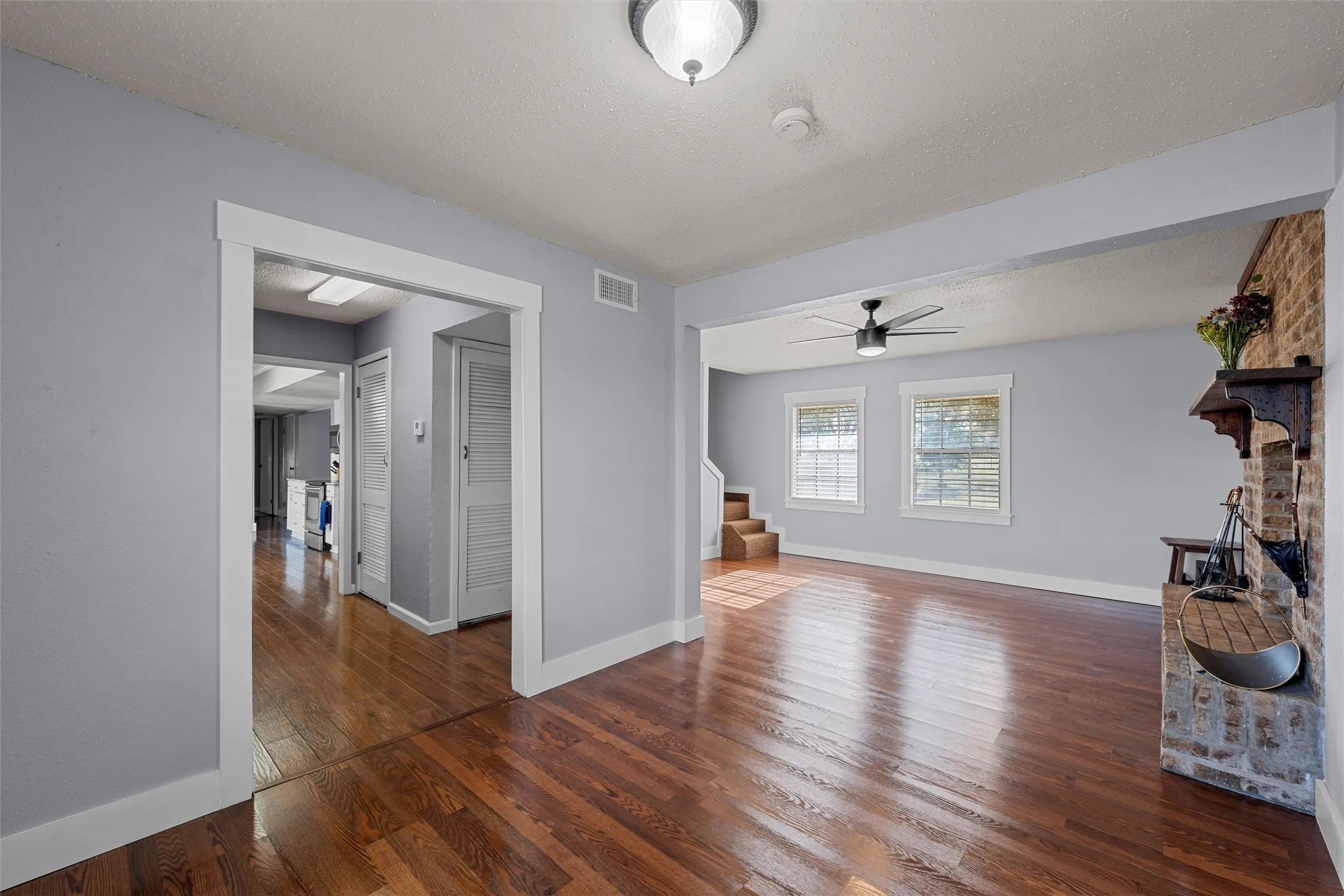 Single Family Residence For Sale in Mc Lennan County , 398 Bluebonnett Lane, Lorena, Texas 76655, 4 Bedroom, 2 Bathroom, 1 Garage spaces, 2,340 Sqft, built in 1981, mls#21153850, Real Estate Agent in Lorena, Homes For Sale in Mc Lennan county, Homes For Sale in Lorena, Realtor in Lorena Texas, Real Estate Brokerage Independent Realty Texas, Luminita Cordes Realtor