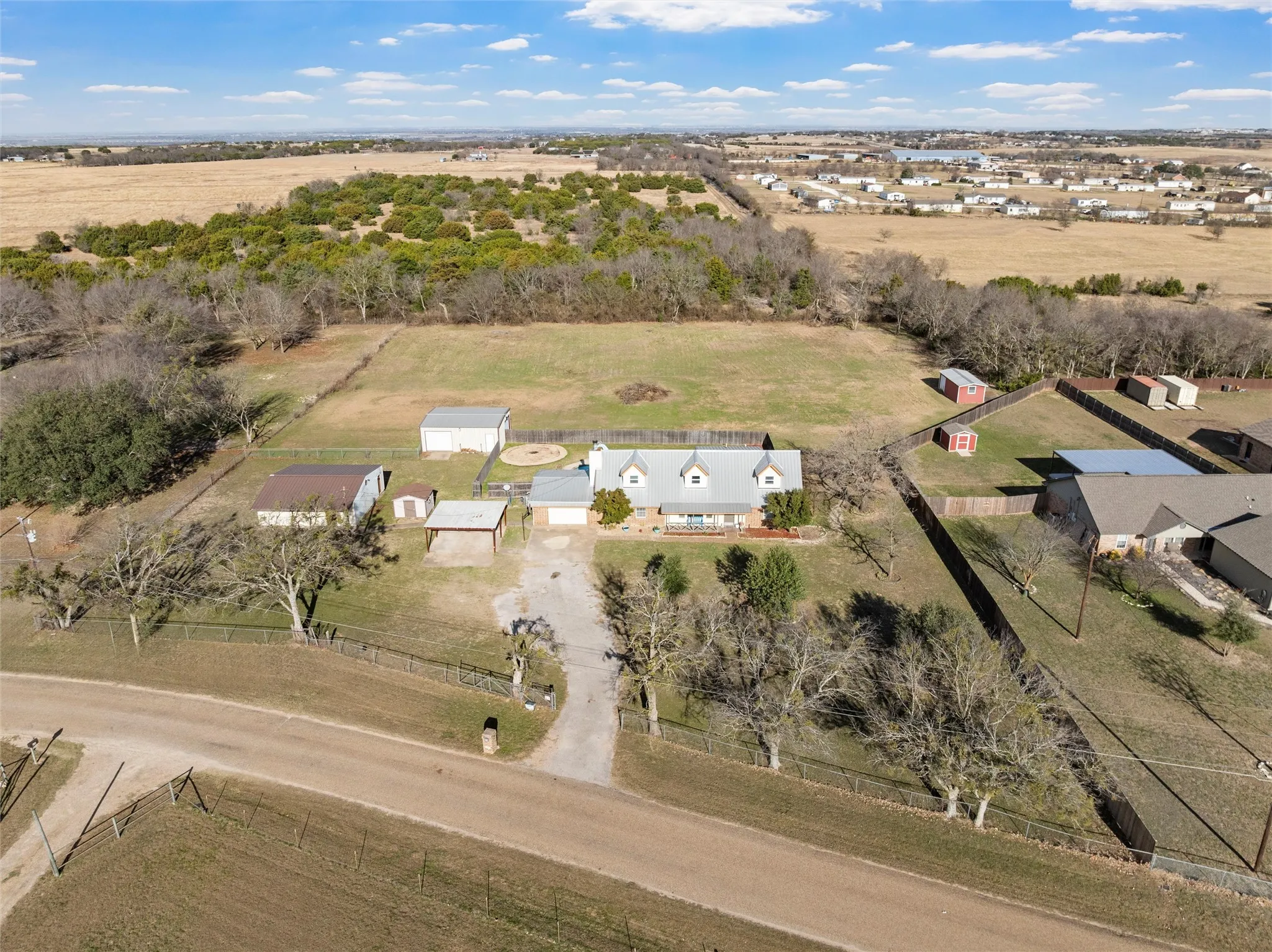 Single Family Residence For Sale in Mc Lennan County , 398 Bluebonnett Lane, Lorena, Texas 76655, 4 Bedroom, 2 Bathroom, 1 Garage spaces, 2,340 Sqft, built in 1981, mls#21153850, Real Estate Agent in Lorena, Homes For Sale in Mc Lennan county, Homes For Sale in Lorena, Realtor in Lorena Texas, Real Estate Brokerage Independent Realty Texas, Luminita Cordes Realtor