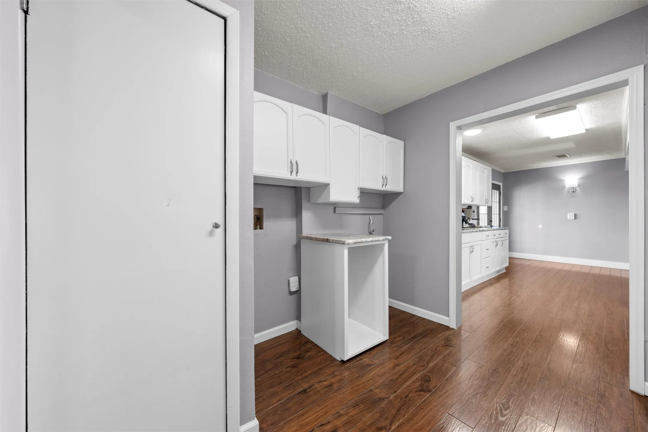 Single Family Residence For Sale in Mc Lennan County , 398 Bluebonnett Lane, Lorena, Texas 76655, 4 Bedroom, 2 Bathroom, 1 Garage spaces, 2,340 Sqft, built in 1981, mls#21153850, Real Estate Agent in Lorena, Homes For Sale in Mc Lennan county, Homes For Sale in Lorena, Realtor in Lorena Texas, Real Estate Brokerage Independent Realty Texas, Luminita Cordes Realtor
