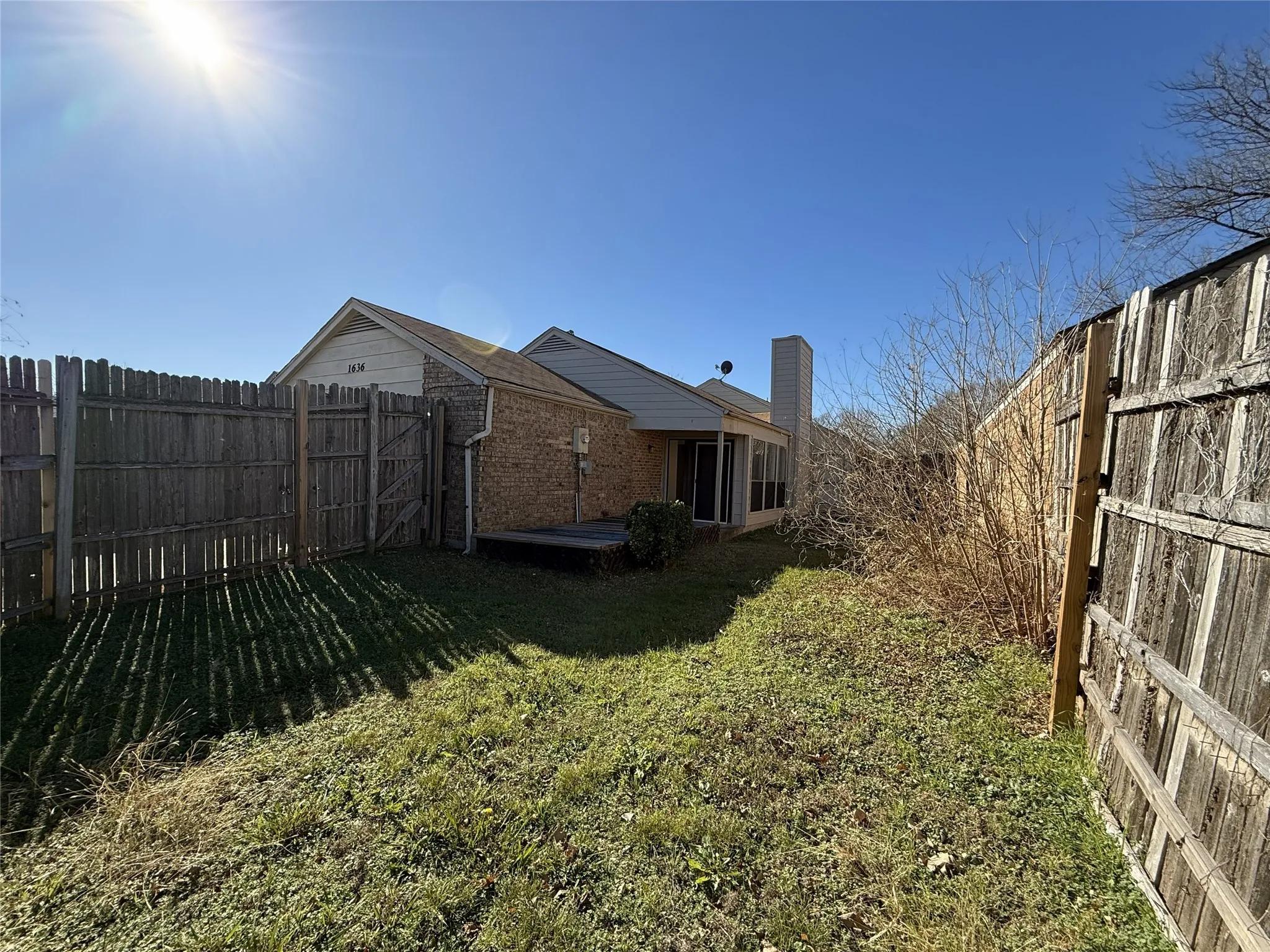 Single Family Residence For Sale in Dallas County , 1636 Lemonwood Circle, Mesquite, Texas 75149, 3 Bedroom, 2 Bathroom, 2 Garage spaces, 1,353 Sqft, built in 1982, Preowned, mls#21153881, Real Estate Agent in Mesquite, Homes For Sale in Dallas county, Homes For Sale in Mesquite, Realtor in Mesquite Texas, Real Estate Brokerage Independent Realty Texas, Luminita Cordes Realtor