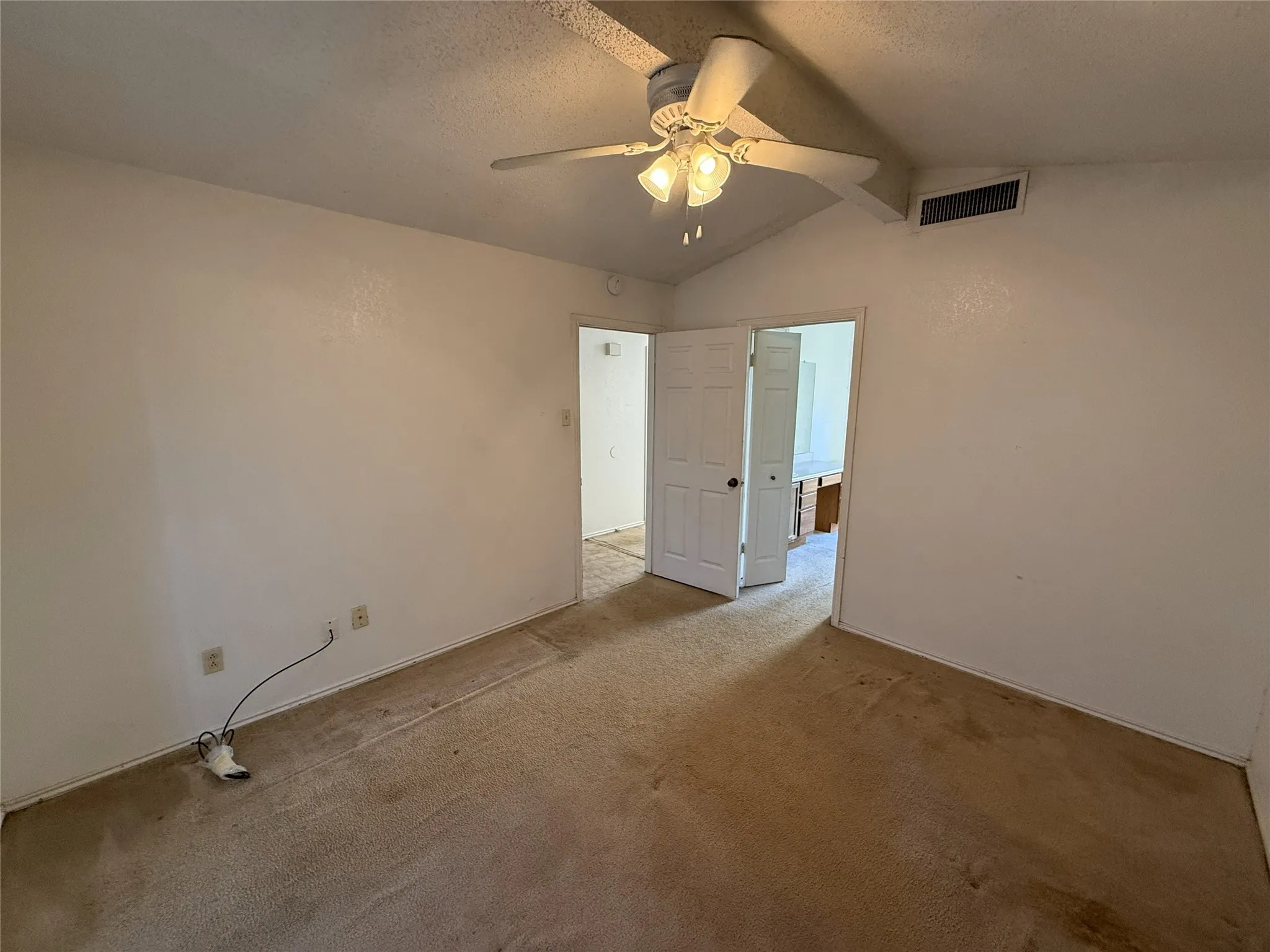 Single Family Residence For Sale in Dallas County , 1636 Lemonwood Circle, Mesquite, Texas 75149, 3 Bedroom, 2 Bathroom, 2 Garage spaces, 1,353 Sqft, built in 1982, Preowned, mls#21153881, Real Estate Agent in Mesquite, Homes For Sale in Dallas county, Homes For Sale in Mesquite, Realtor in Mesquite Texas, Real Estate Brokerage Independent Realty Texas, Luminita Cordes Realtor