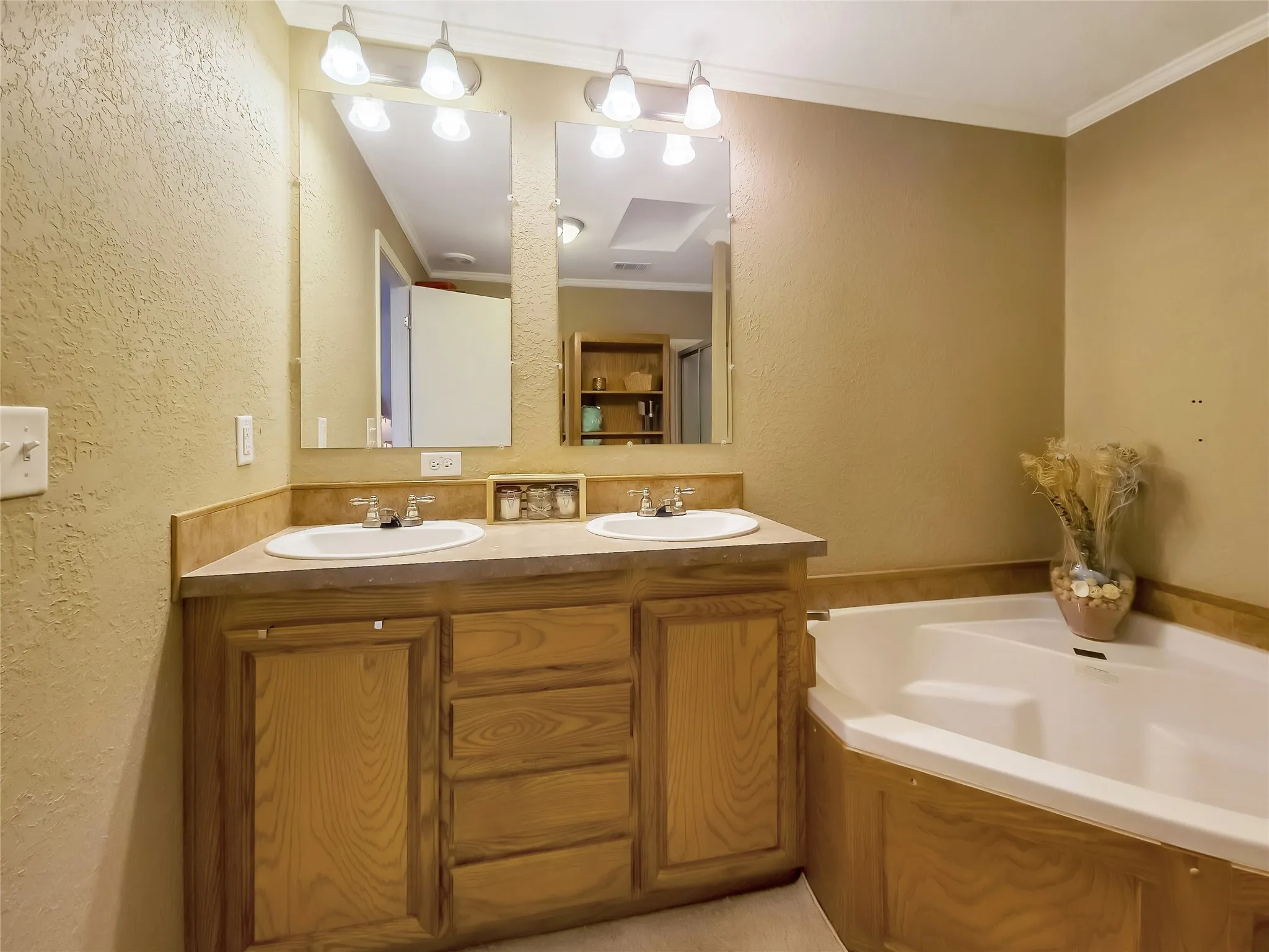 Mobile Home For Sale in Knox County , 210 N Avenue B, Knox City, Texas 79529, 3 Bedrooms, 2 Bathrooms, Garage spaces, 1,456 Sqft, built in 2013, Preowned, Price $145,000, mls#21145112, Real Estate Agent in Knox City, Homes For Sale in Knox county, Homes For Sale in Knox City, Realtor in Knox City Texas, Real Estate Brokerage Independent Realty Texas, Luminita Cordes Realtor