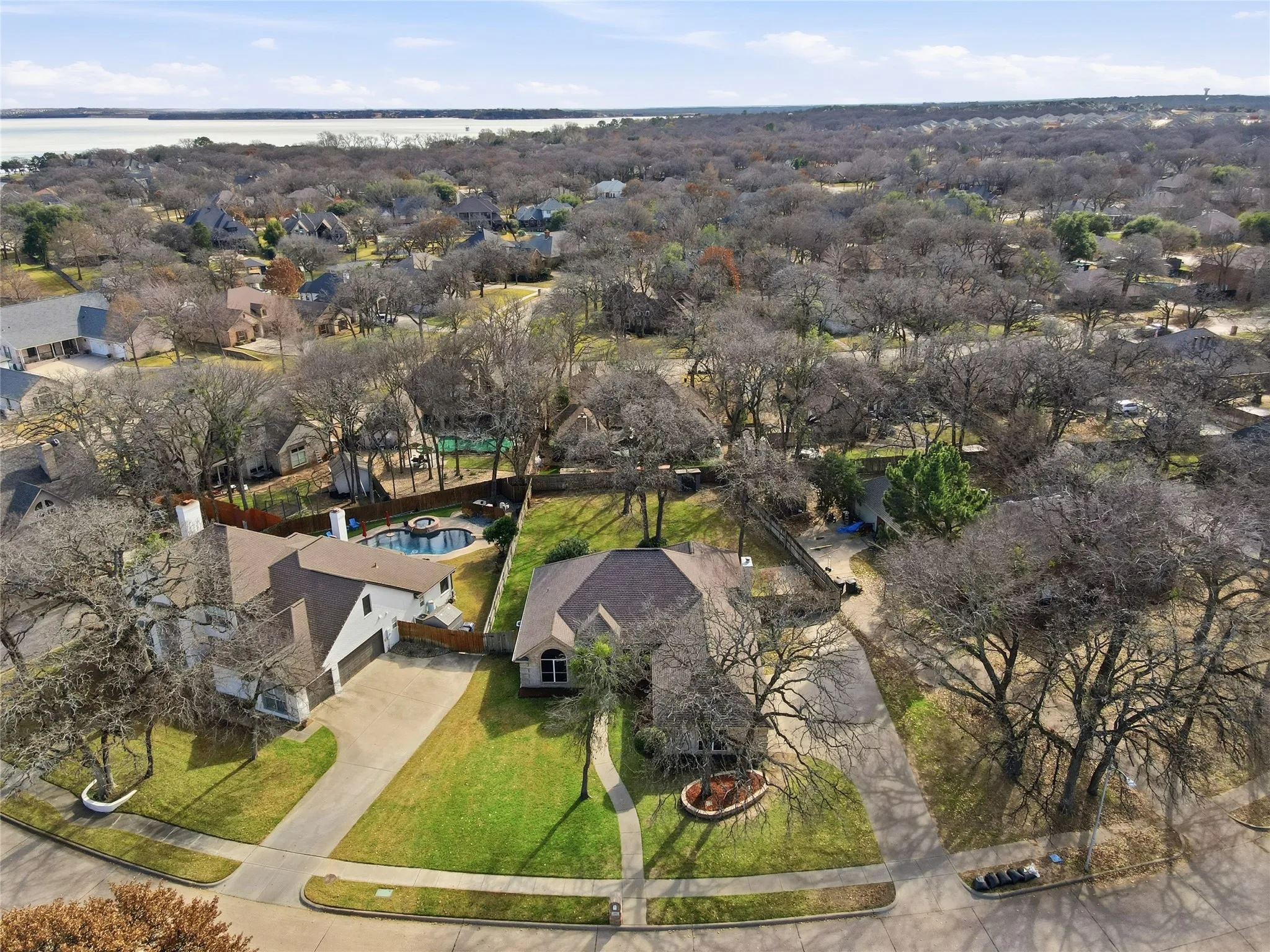 Single Family Residence For Sale in Tarrant County , 1312 Crows Nest Court, Azle, Texas 76020, 4 Bedroom, 3 Bathroom, 3 Garage spaces, 2,078 Sqft, built in 1996, Preowned, mls#21152845, Real Estate Agent in Azle, Homes For Sale in Tarrant county, Homes For Sale in Azle, Realtor in Azle Texas, Real Estate Brokerage Independent Realty Texas, Luminita Cordes Realtor