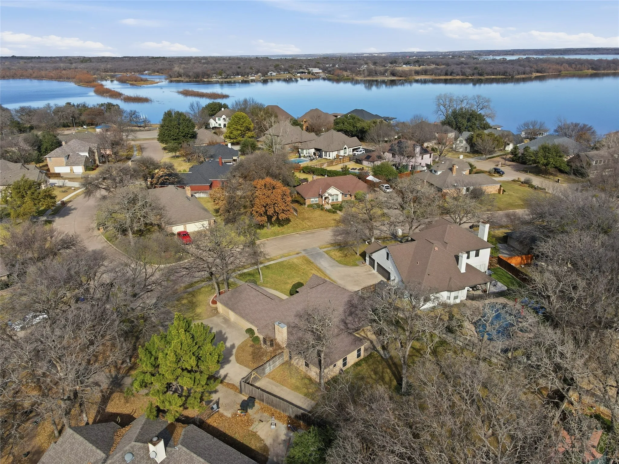 Single Family Residence For Sale in Tarrant County , 1312 Crows Nest Court, Azle, Texas 76020, 4 Bedroom, 3 Bathroom, 3 Garage spaces, 2,078 Sqft, built in 1996, Preowned, mls#21152845, Real Estate Agent in Azle, Homes For Sale in Tarrant county, Homes For Sale in Azle, Realtor in Azle Texas, Real Estate Brokerage Independent Realty Texas, Luminita Cordes Realtor