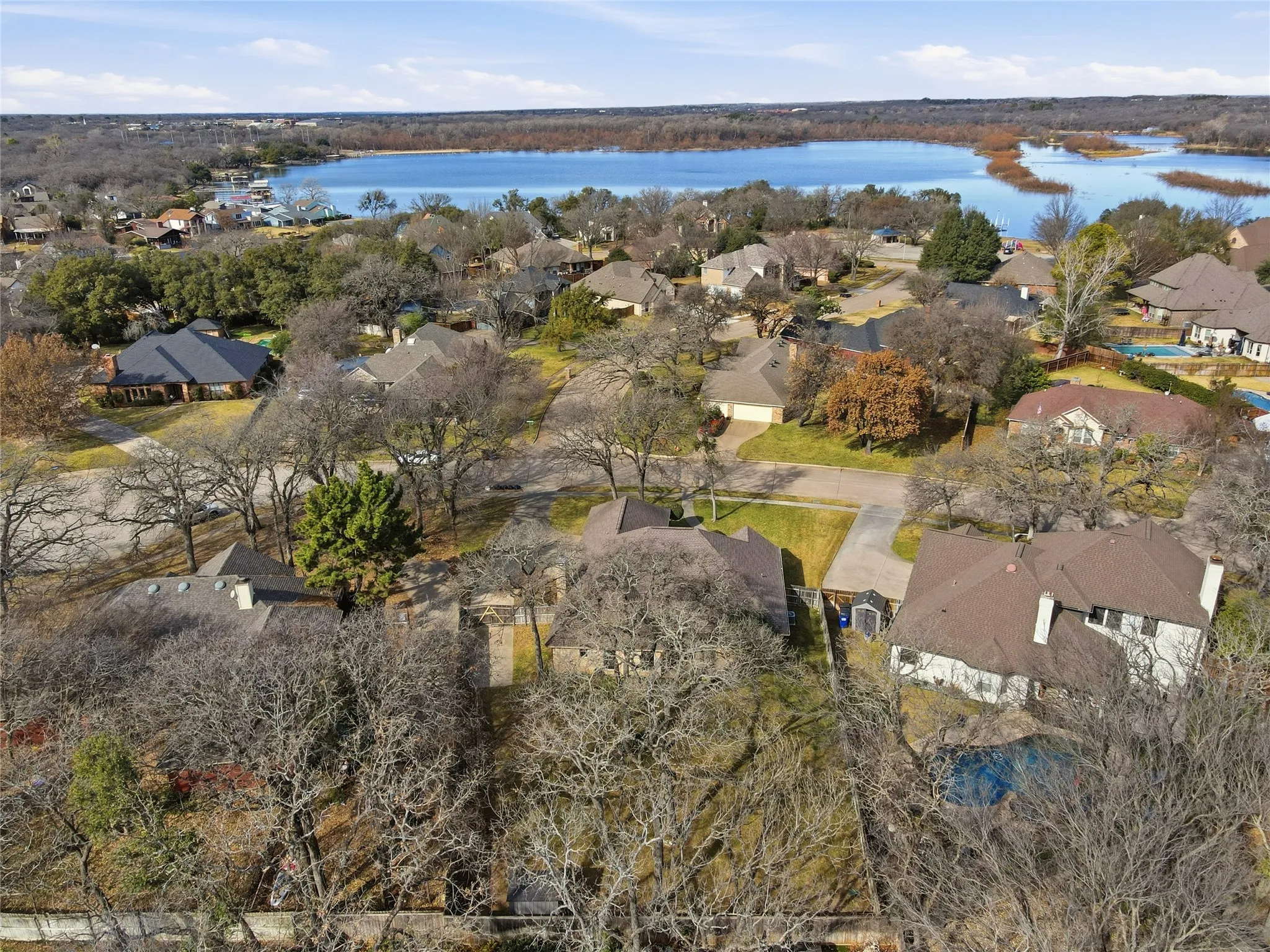 Single Family Residence For Sale in Tarrant County , 1312 Crows Nest Court, Azle, Texas 76020, 4 Bedroom, 3 Bathroom, 3 Garage spaces, 2,078 Sqft, built in 1996, Preowned, mls#21152845, Real Estate Agent in Azle, Homes For Sale in Tarrant county, Homes For Sale in Azle, Realtor in Azle Texas, Real Estate Brokerage Independent Realty Texas, Luminita Cordes Realtor