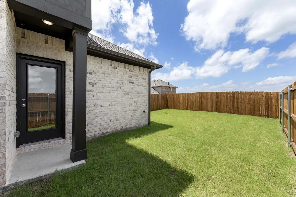 21-451-sweet-spring-lavon-tx-patio-backyard