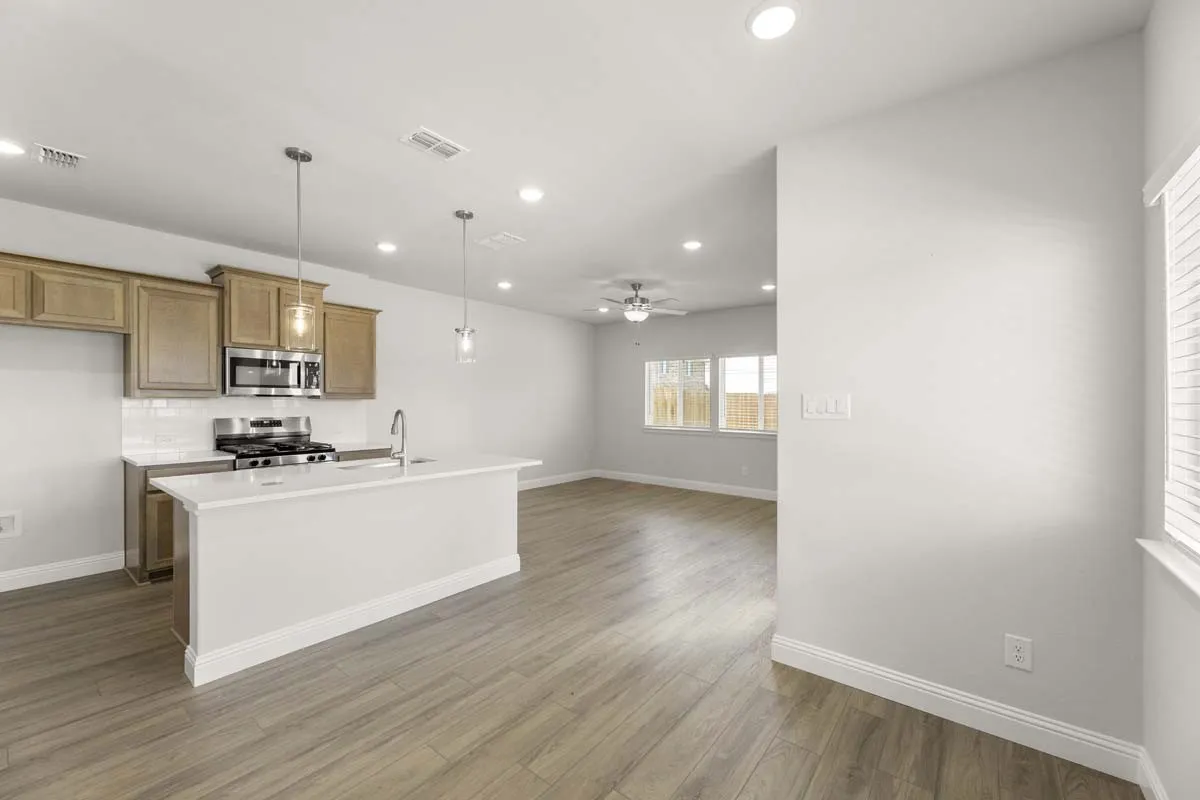 10-451-sweet-spring-lavon-tx-kitchen-dining
