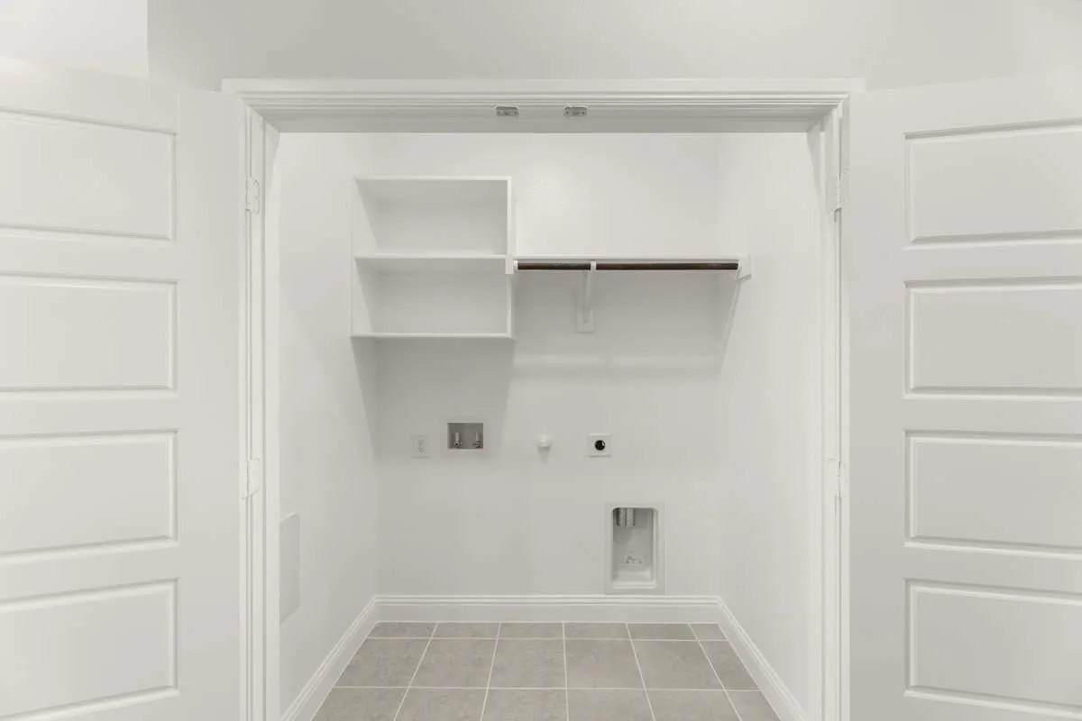 20-451-sweet-spring-lavon-tx-laundry-room