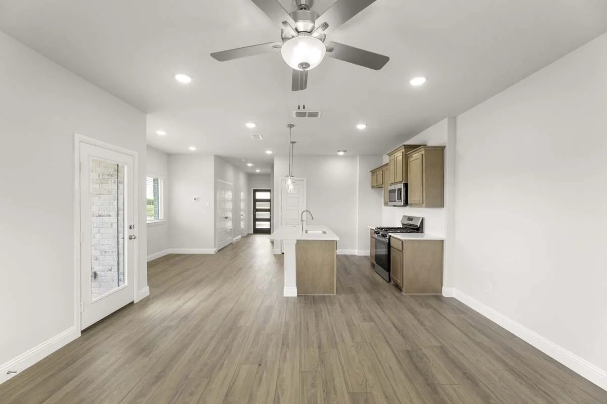 04-451-sweet-spring-lavon-tx-open-living-kitchen