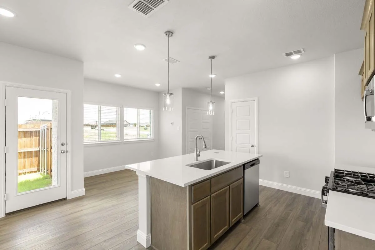 09-451-sweet-spring-lavon-tx-kitchen-dining