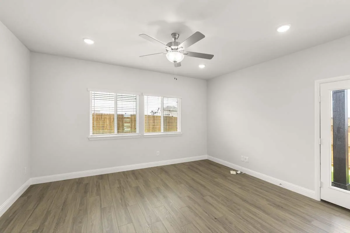 05-451-sweet-spring-lavon-tx-living-room