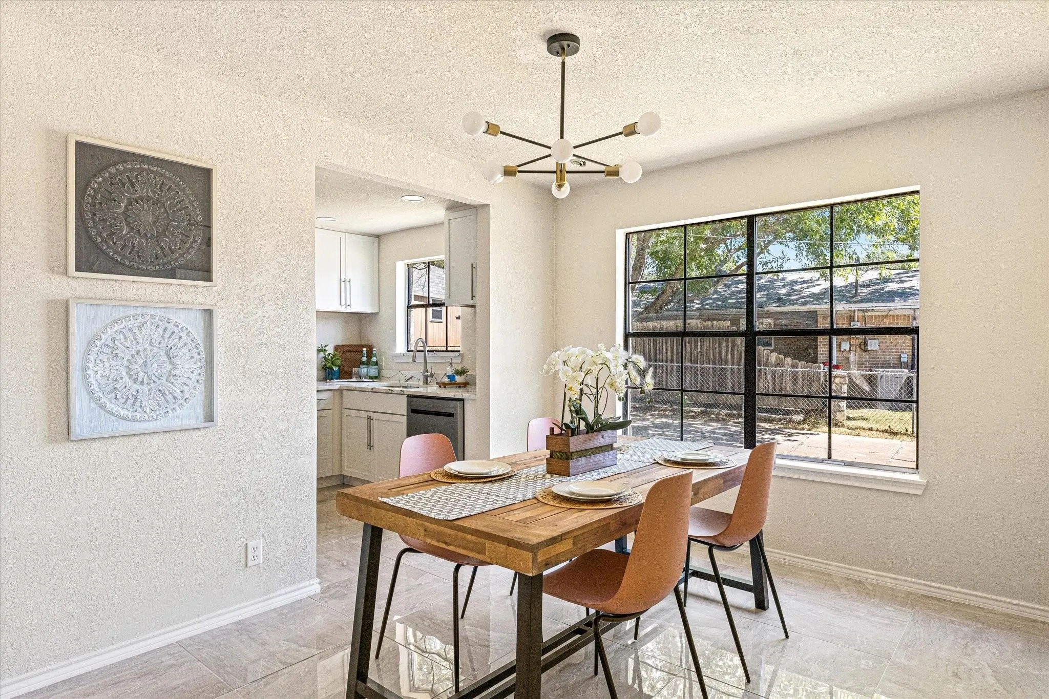 Single Family Residence For Sale in Hood County , 5012 Santa Elena Court, Granbury, Texas 76049, 3 Bedroom, 3 Bathroom, Garage spaces, 2,226 Sqft, built in 1977, Preowned, mls#21153118, Real Estate Agent in Granbury, Homes For Sale in Hood county, Homes For Sale in Granbury, Realtor in Granbury Texas, Real Estate Brokerage Independent Realty Texas, Luminita Cordes Realtor