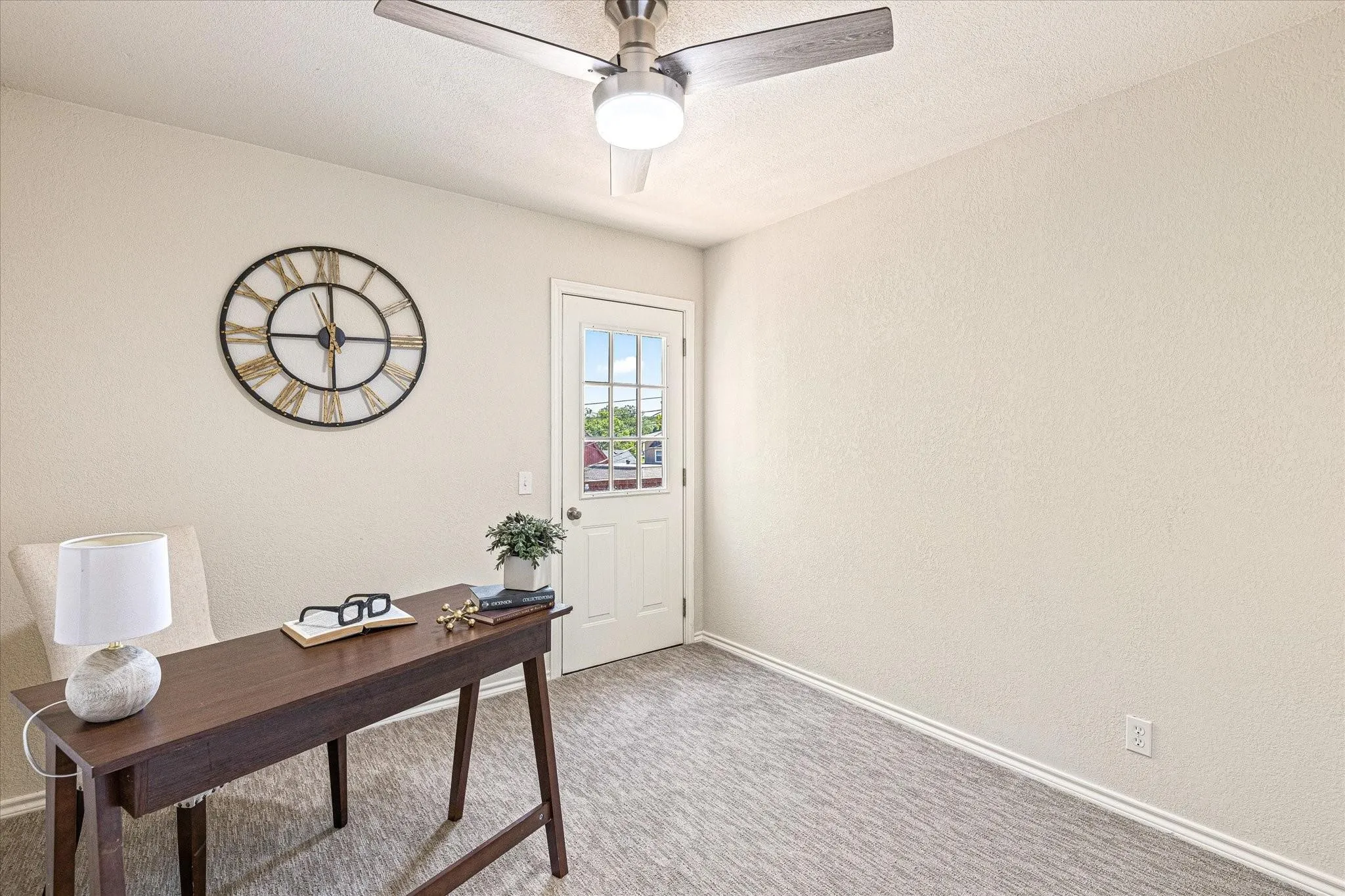 Single Family Residence For Sale in Hood County , 5012 Santa Elena Court, Granbury, Texas 76049, 3 Bedroom, 3 Bathroom, Garage spaces, 2,226 Sqft, built in 1977, Preowned, mls#21153118, Real Estate Agent in Granbury, Homes For Sale in Hood county, Homes For Sale in Granbury, Realtor in Granbury Texas, Real Estate Brokerage Independent Realty Texas, Luminita Cordes Realtor