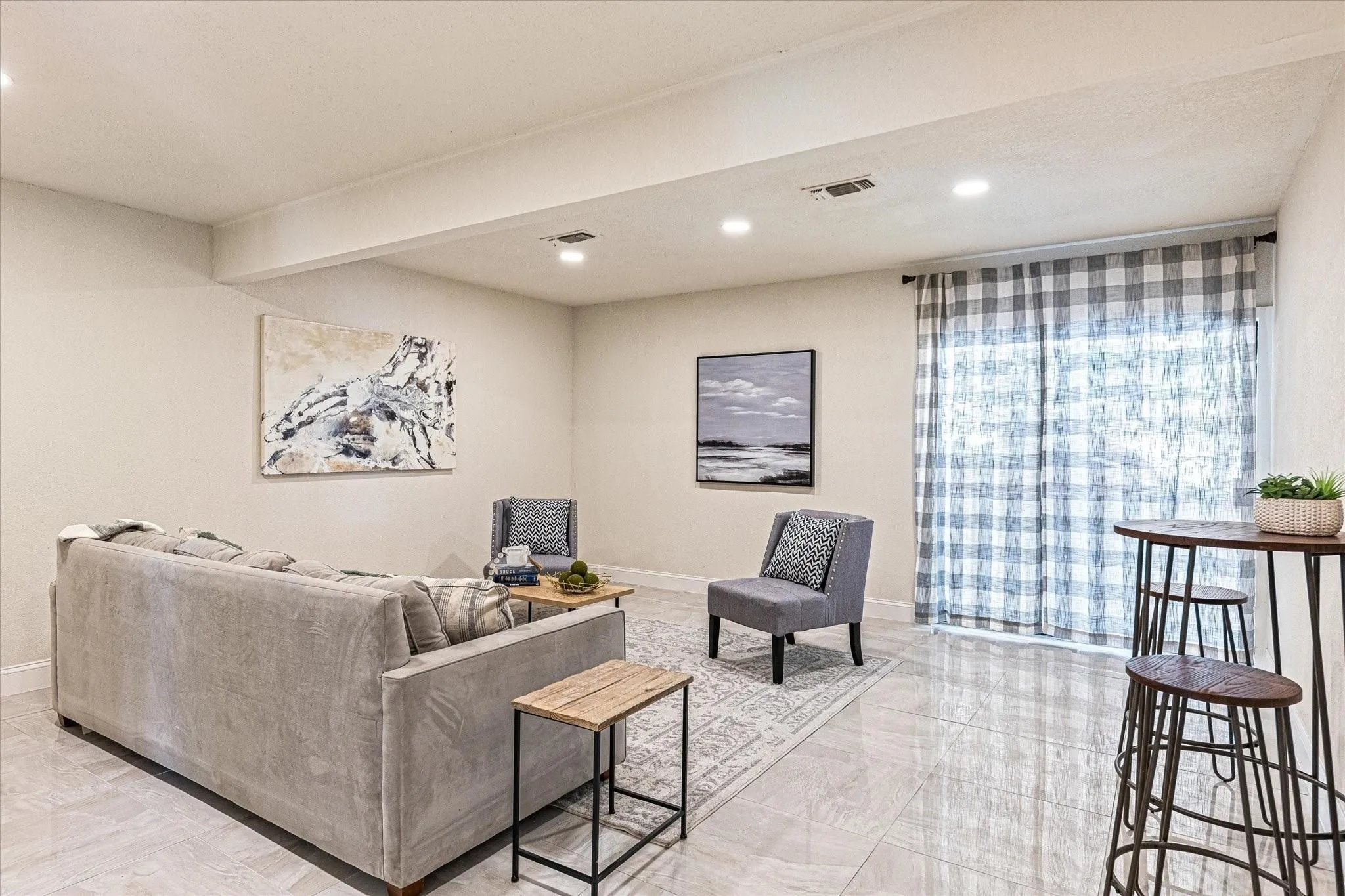 Single Family Residence For Sale in Hood County , 5012 Santa Elena Court, Granbury, Texas 76049, 3 Bedroom, 3 Bathroom, Garage spaces, 2,226 Sqft, built in 1977, Preowned, mls#21153118, Real Estate Agent in Granbury, Homes For Sale in Hood county, Homes For Sale in Granbury, Realtor in Granbury Texas, Real Estate Brokerage Independent Realty Texas, Luminita Cordes Realtor