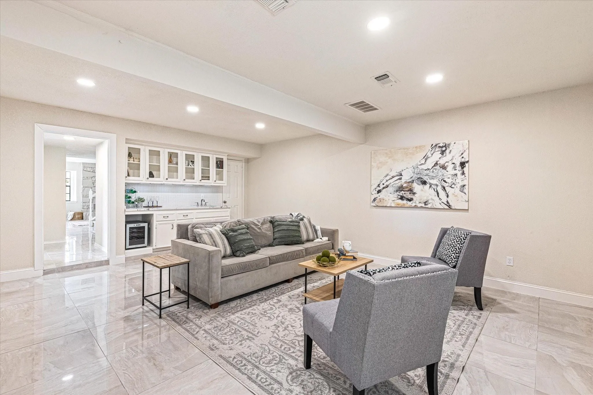 Single Family Residence For Sale in Hood County , 5012 Santa Elena Court, Granbury, Texas 76049, 3 Bedroom, 3 Bathroom, Garage spaces, 2,226 Sqft, built in 1977, Preowned, mls#21153118, Real Estate Agent in Granbury, Homes For Sale in Hood county, Homes For Sale in Granbury, Realtor in Granbury Texas, Real Estate Brokerage Independent Realty Texas, Luminita Cordes Realtor