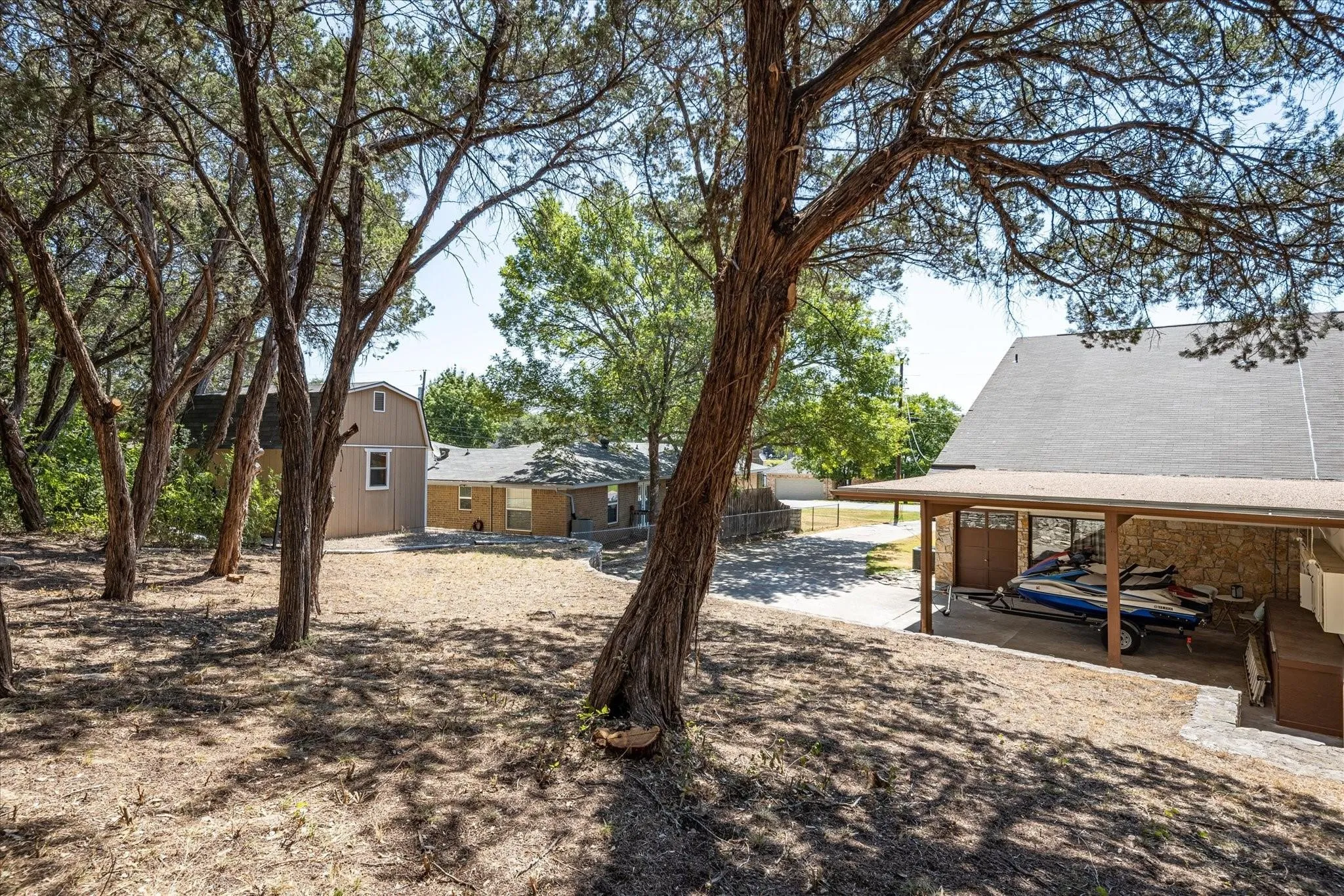 Single Family Residence For Sale in Hood County , 5012 Santa Elena Court, Granbury, Texas 76049, 3 Bedroom, 3 Bathroom, Garage spaces, 2,226 Sqft, built in 1977, Preowned, mls#21153118, Real Estate Agent in Granbury, Homes For Sale in Hood county, Homes For Sale in Granbury, Realtor in Granbury Texas, Real Estate Brokerage Independent Realty Texas, Luminita Cordes Realtor