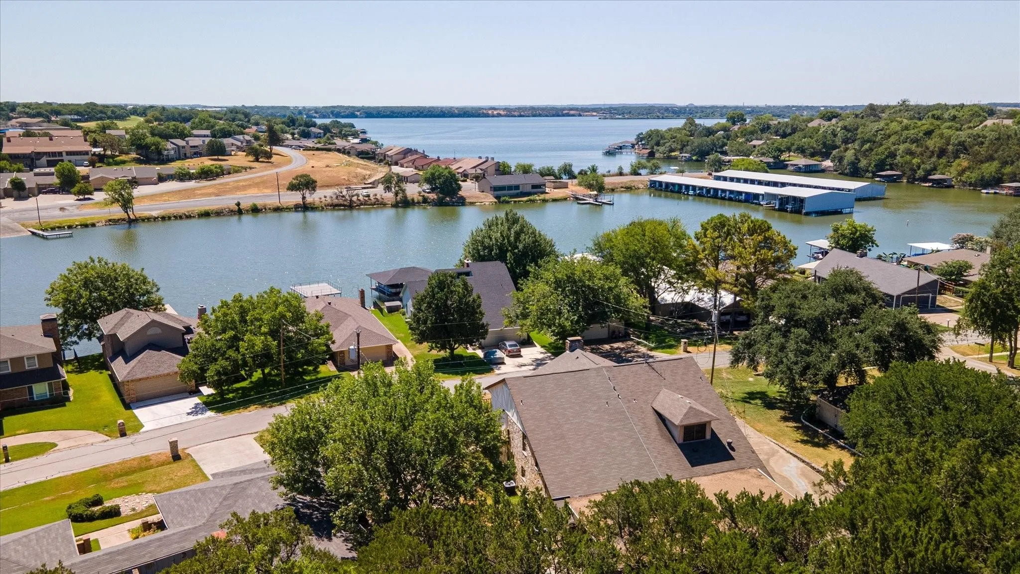 Single Family Residence For Sale in Hood County , 5012 Santa Elena Court, Granbury, Texas 76049, 3 Bedroom, 3 Bathroom, Garage spaces, 2,226 Sqft, built in 1977, Preowned, mls#21153118, Real Estate Agent in Granbury, Homes For Sale in Hood county, Homes For Sale in Granbury, Realtor in Granbury Texas, Real Estate Brokerage Independent Realty Texas, Luminita Cordes Realtor