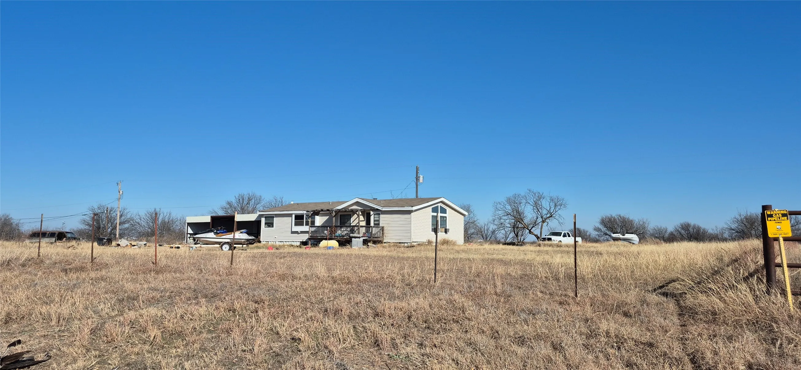 Mobile Home For Sale in Clay County , 701 State Highway 148 N, Henrietta, Texas 76365, 3 Bedrooms, 2 Bathrooms, Garage spaces, 1,200 Sqft, built in 2005, Preowned, Price $46,000, mls#21140892, Real Estate Agent in Henrietta, Homes For Sale in Clay county, Homes For Sale in Henrietta, Realtor in Henrietta Texas, Real Estate Brokerage Independent Realty Texas, Luminita Cordes Realtor