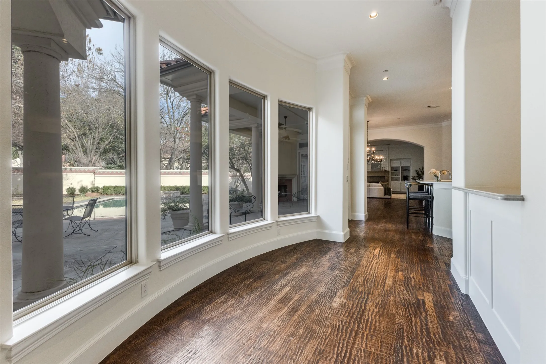 Single Family Residence For Sale in Dallas County , 14828 Bellbrook Drive, Addison, Texas 75254, 3 Bedroom, 5 Bathroom, 3 Garage spaces, 5,186 Sqft, built in 1995, Preowned, mls#21146996, Real Estate Agent in Addison, Homes For Sale in Dallas county, Homes For Sale in Addison, Realtor in Addison Texas, Real Estate Brokerage Independent Realty Texas, Luminita Cordes Realtor